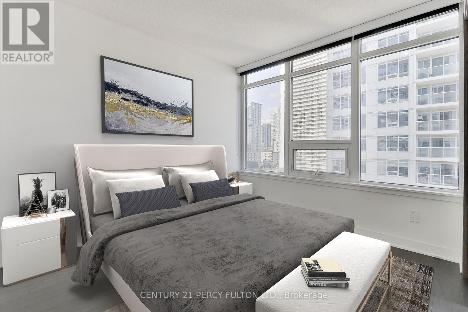 Photo 14 of 1811 19 Bathurst Street, Toronto ON