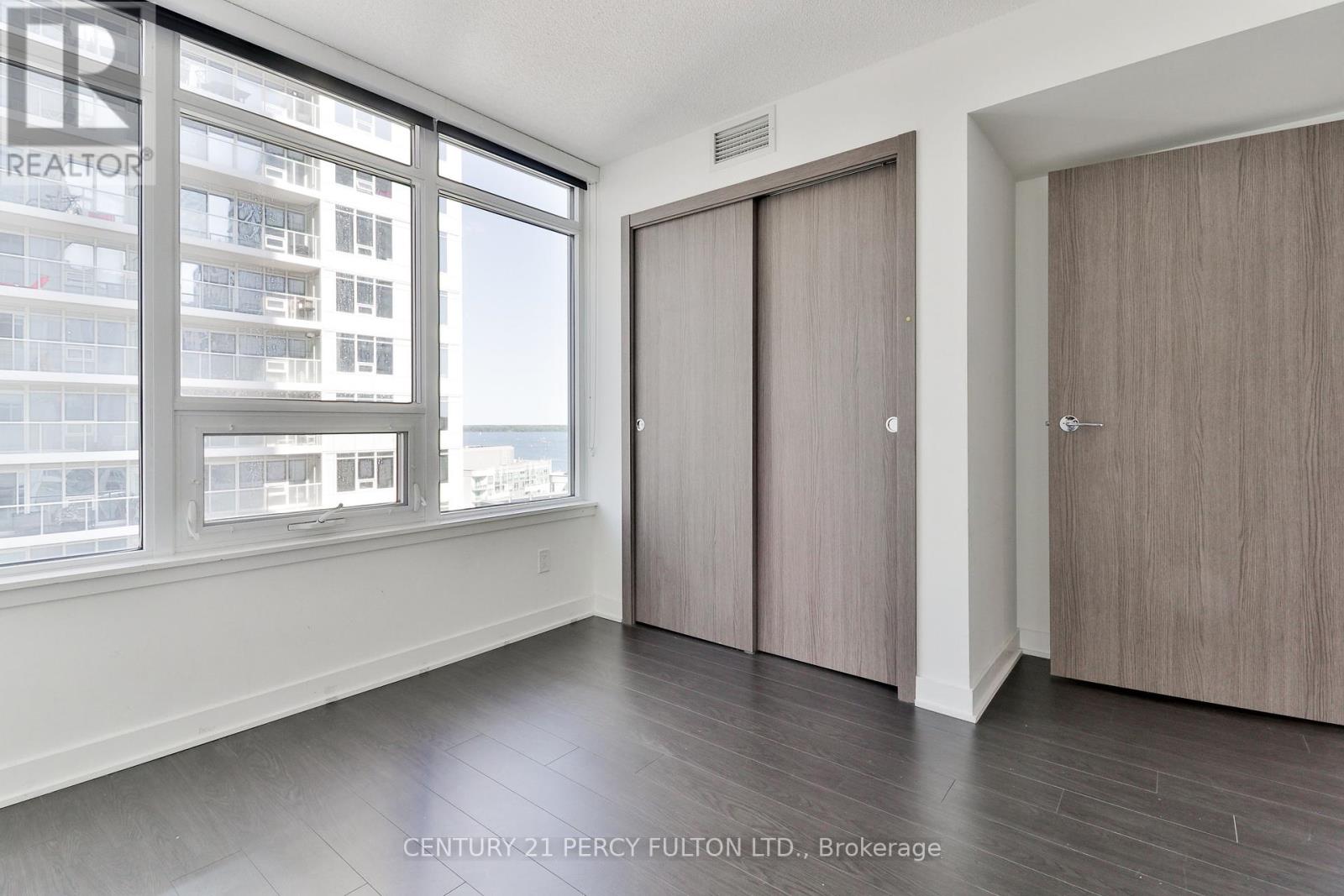 Photo 15 of 1811 19 Bathurst Street, Toronto ON
