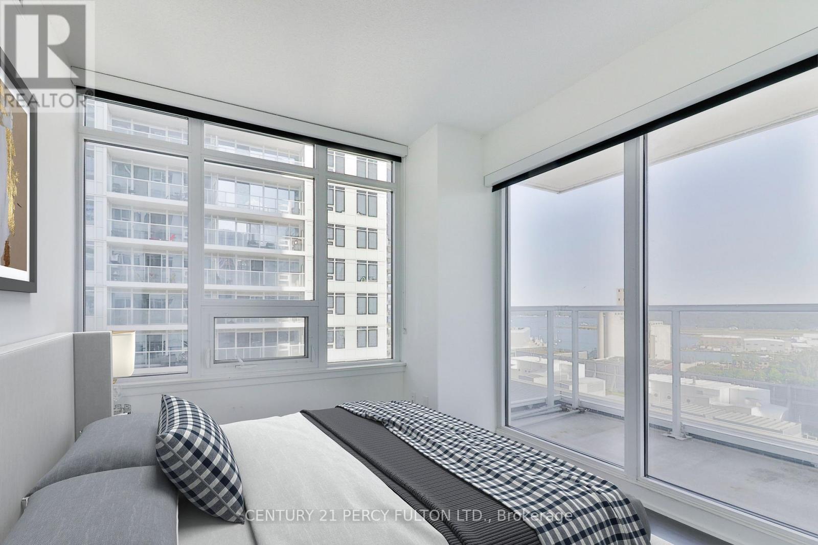 Photo 16 of 1811 19 Bathurst Street, Toronto ON