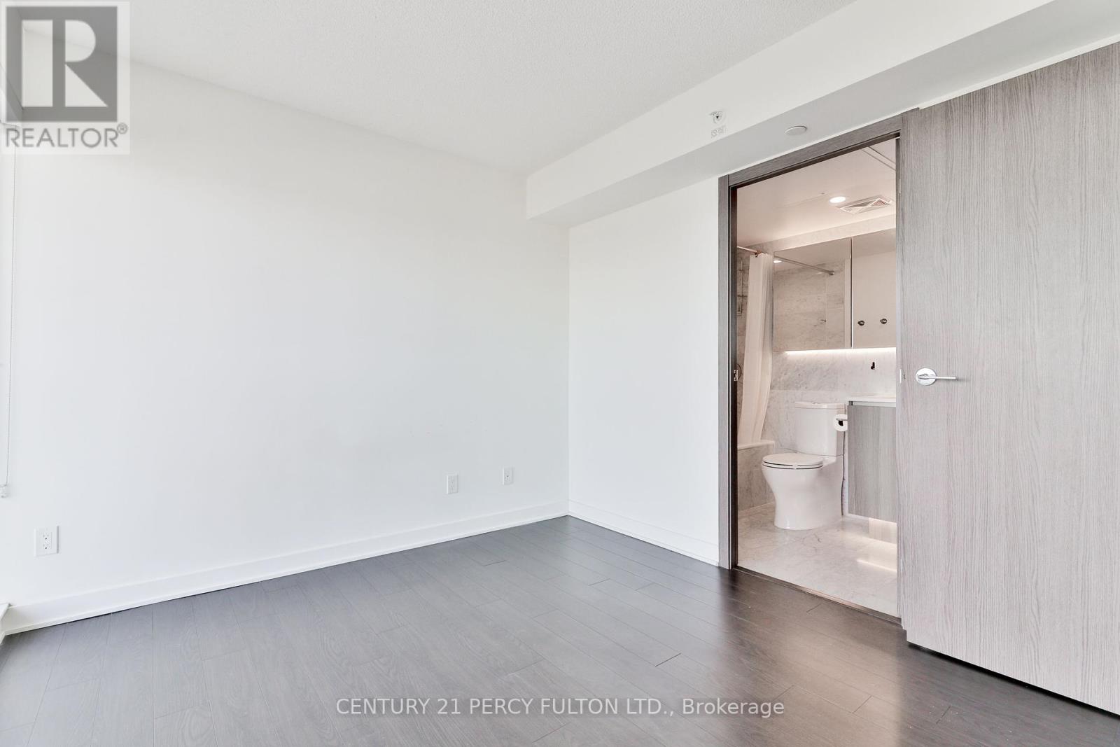 Photo 9 of 1811 19 Bathurst Street, Toronto ON