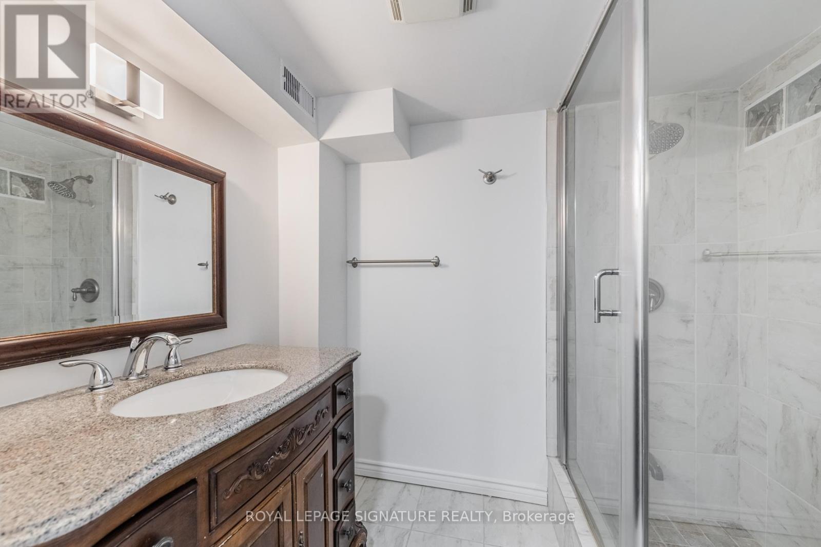 Photo 10 of Lower 150 Davisville Avenue, Toronto ON