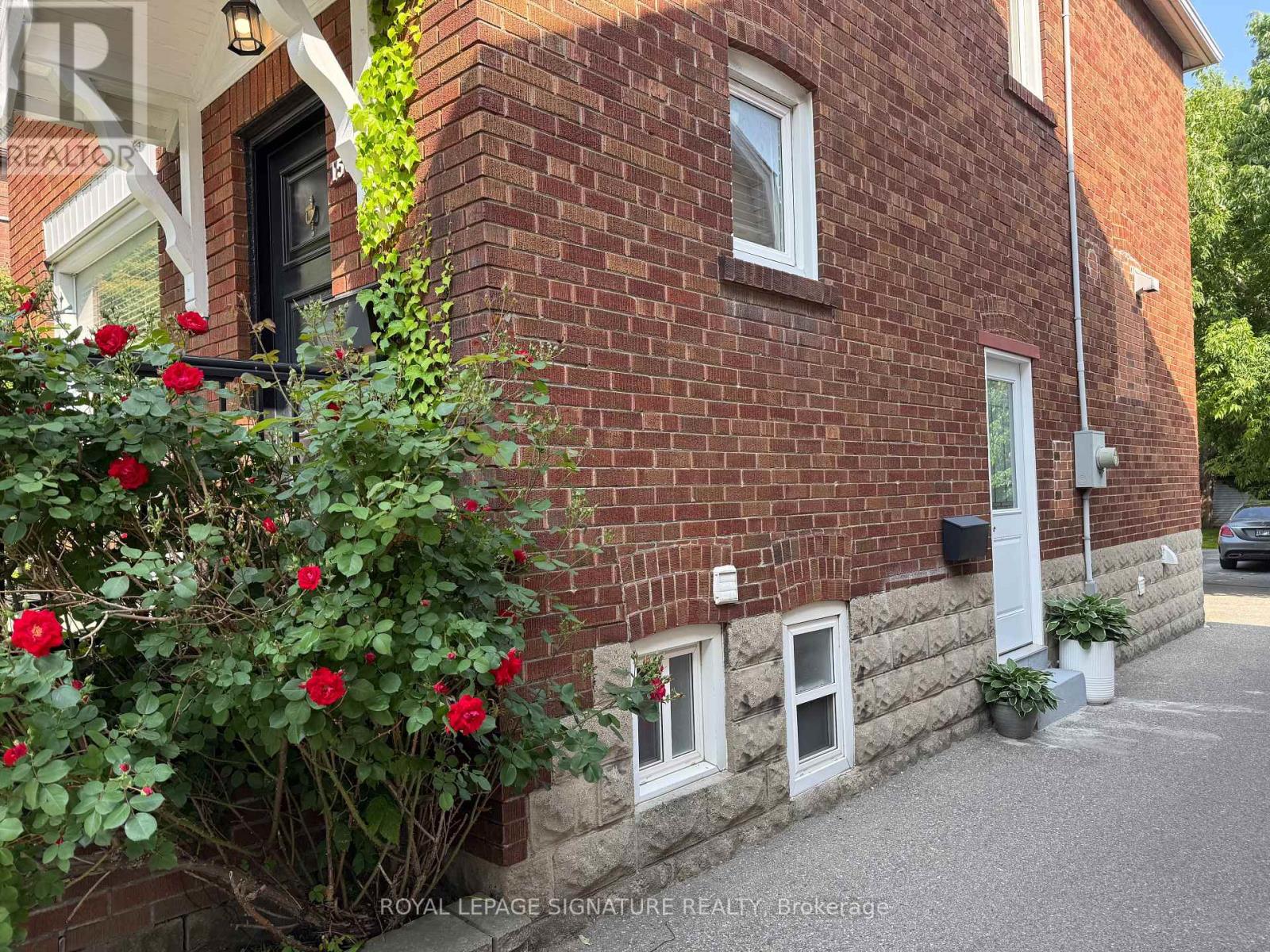 Photo 2 of Lower 150 Davisville Avenue, Toronto ON