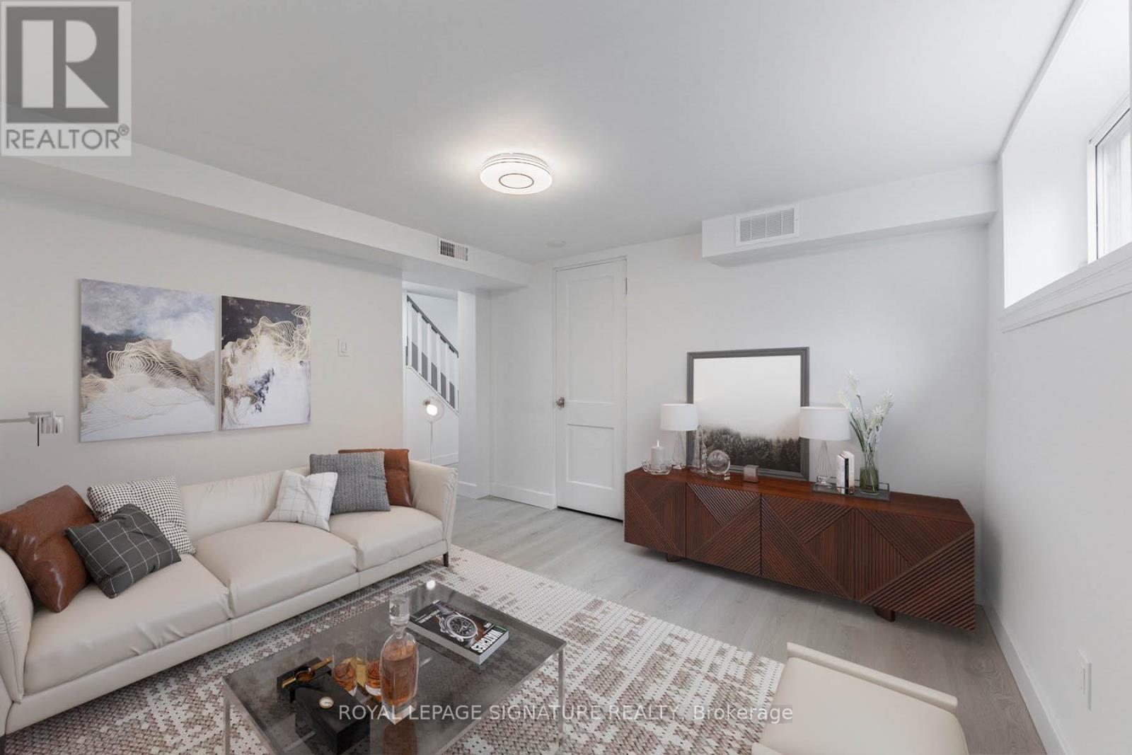 Photo 8 of Lower 150 Davisville Avenue, Toronto ON