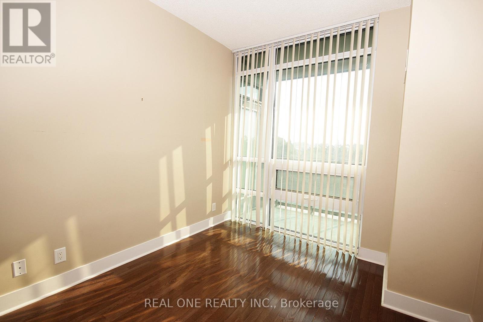 Photo 12 of 503 26 Norton Avenue, Toronto ON