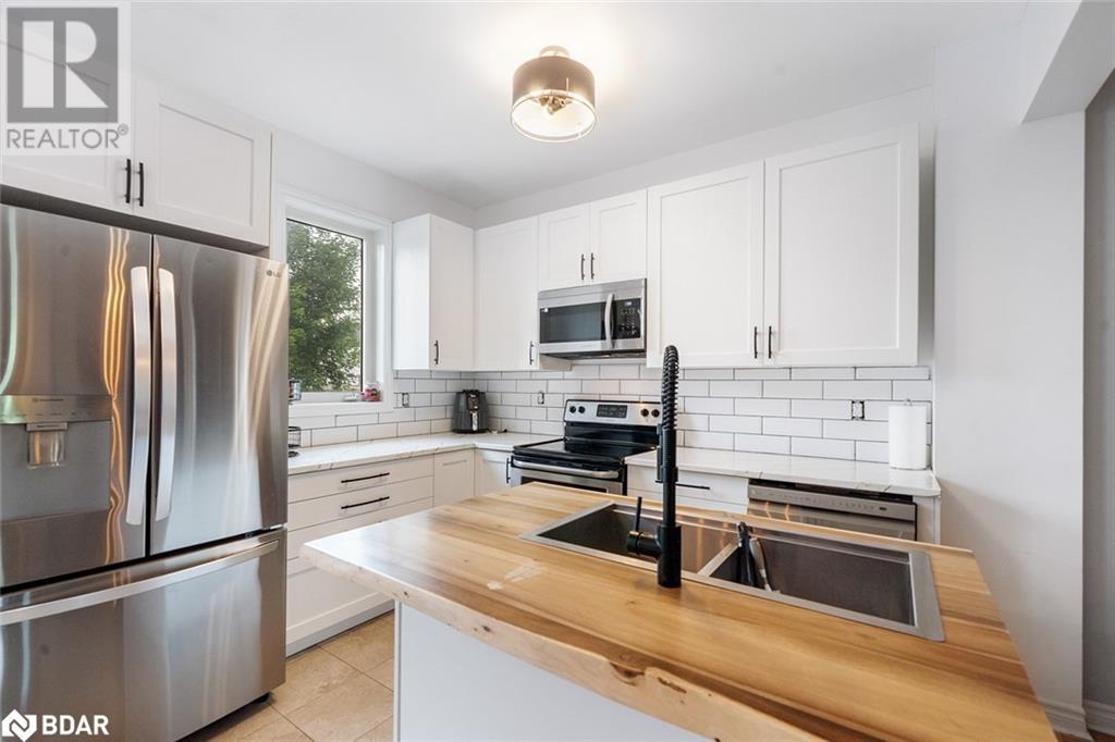 Photo 10 of 85 Blanchard Crescent, Angus ON