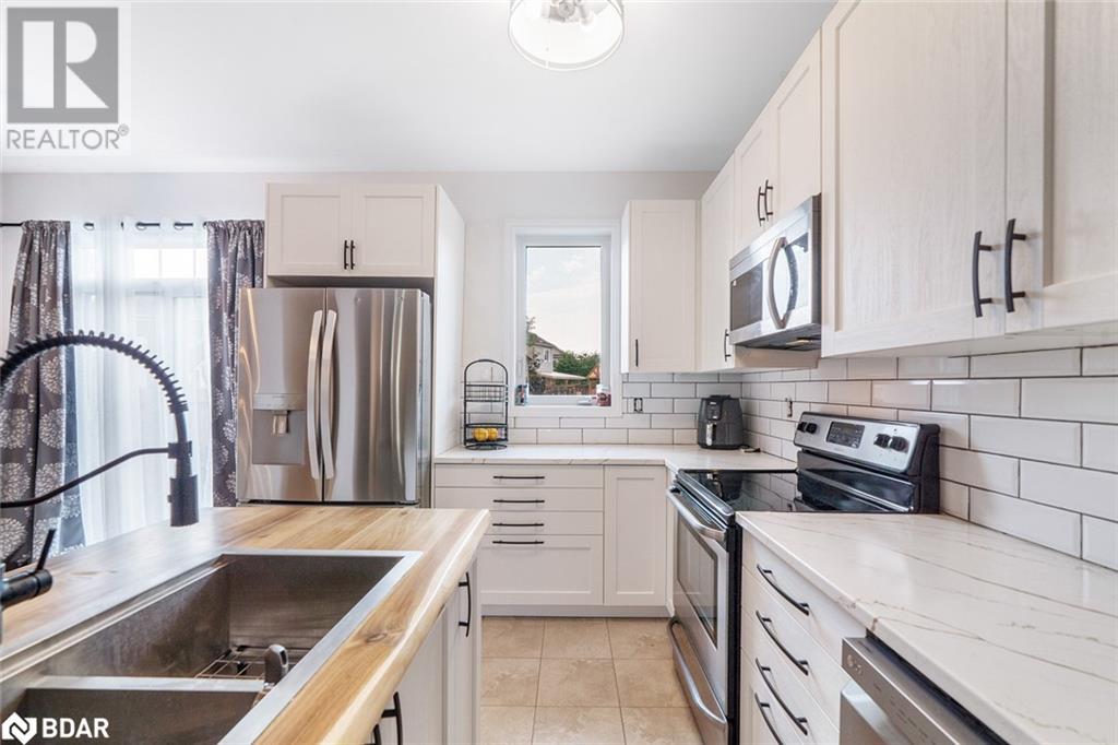Photo 11 of 85 Blanchard Crescent, Angus ON