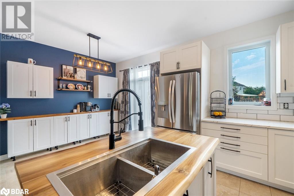 Photo 12 of 85 Blanchard Crescent, Angus ON