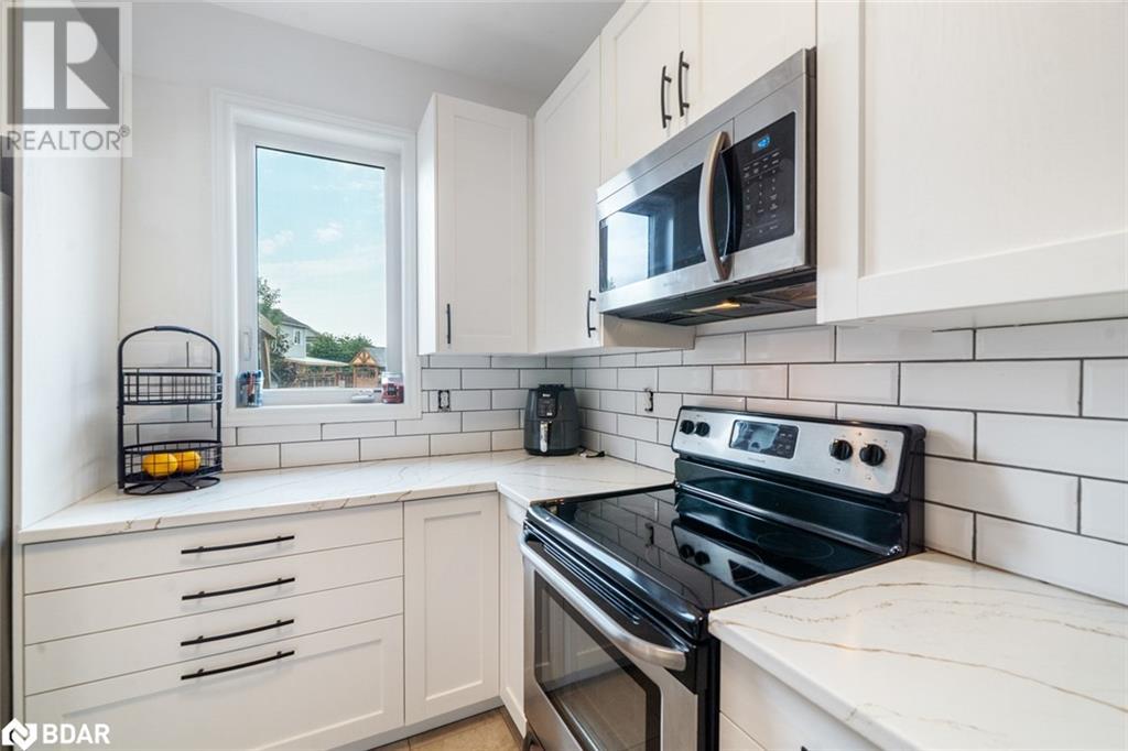Photo 13 of 85 Blanchard Crescent, Angus ON