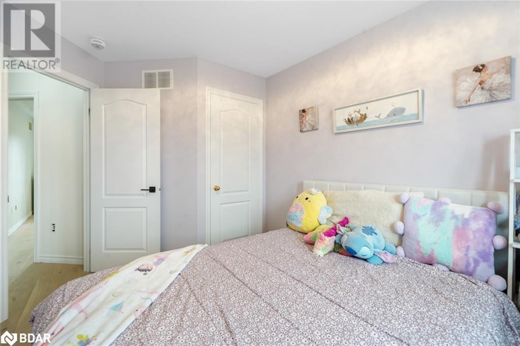 Photo 19 of 85 Blanchard Crescent, Angus ON