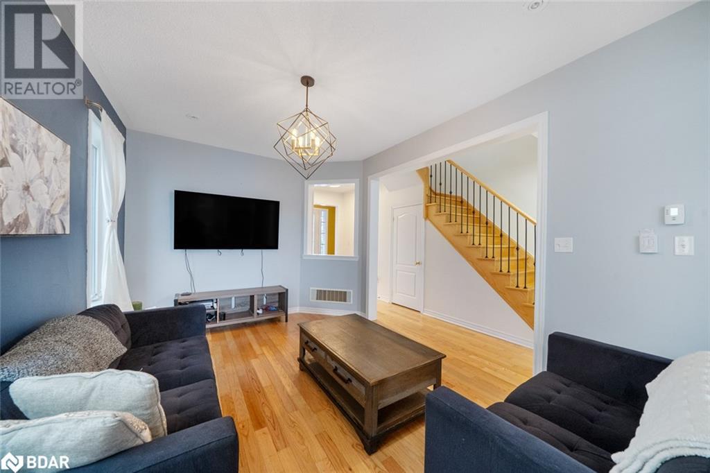 Photo 8 of 85 Blanchard Crescent, Angus ON