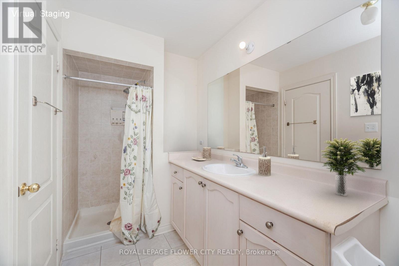 Photo 20 of 157 Seahorse Avenue N, Brampton ON