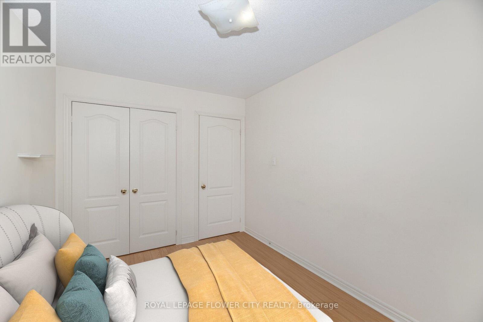 Photo 8 of 157 Seahorse Avenue N, Brampton ON