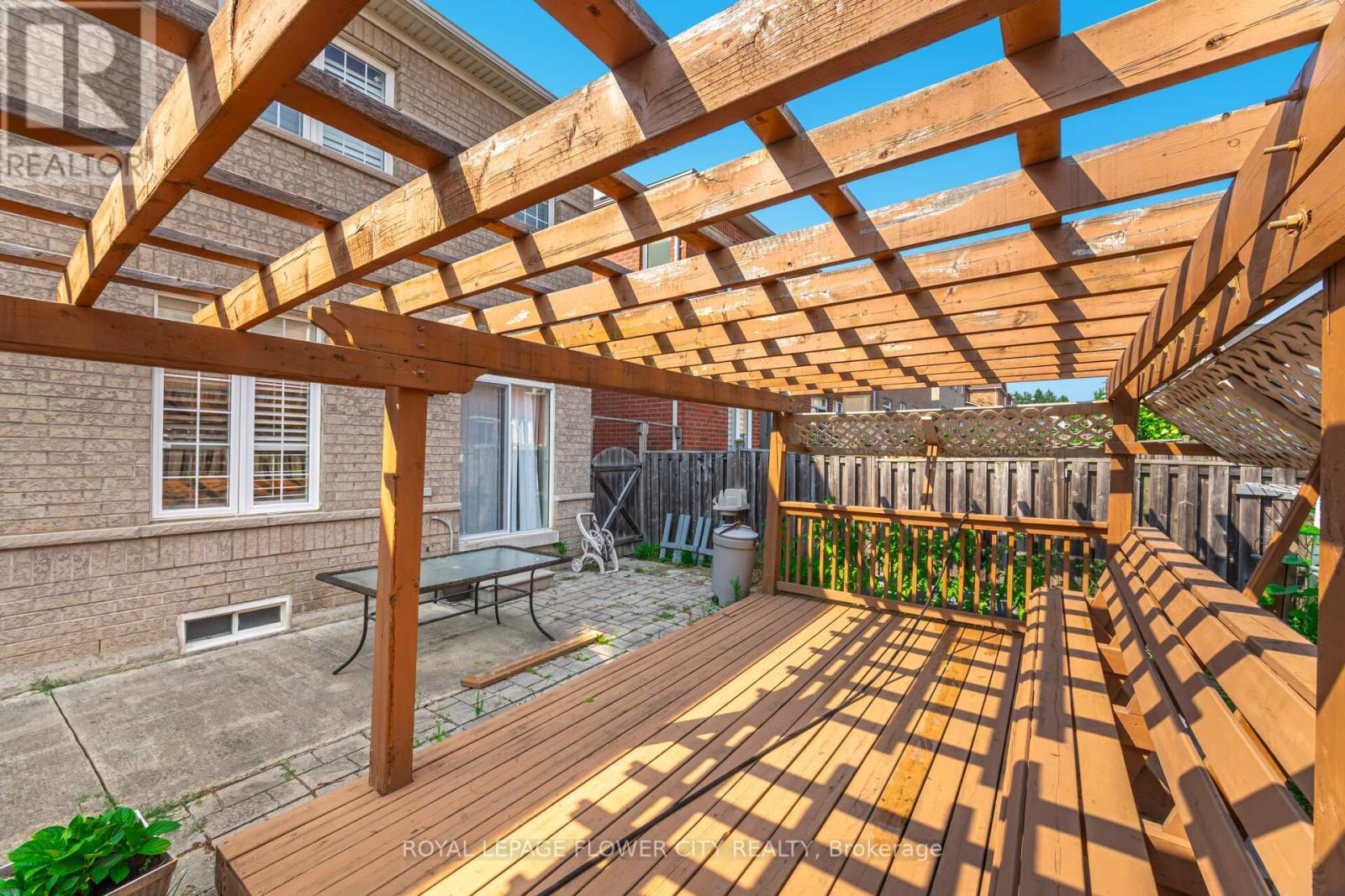 Photo 18 of 157 Seahorse Avenue N, Brampton ON
