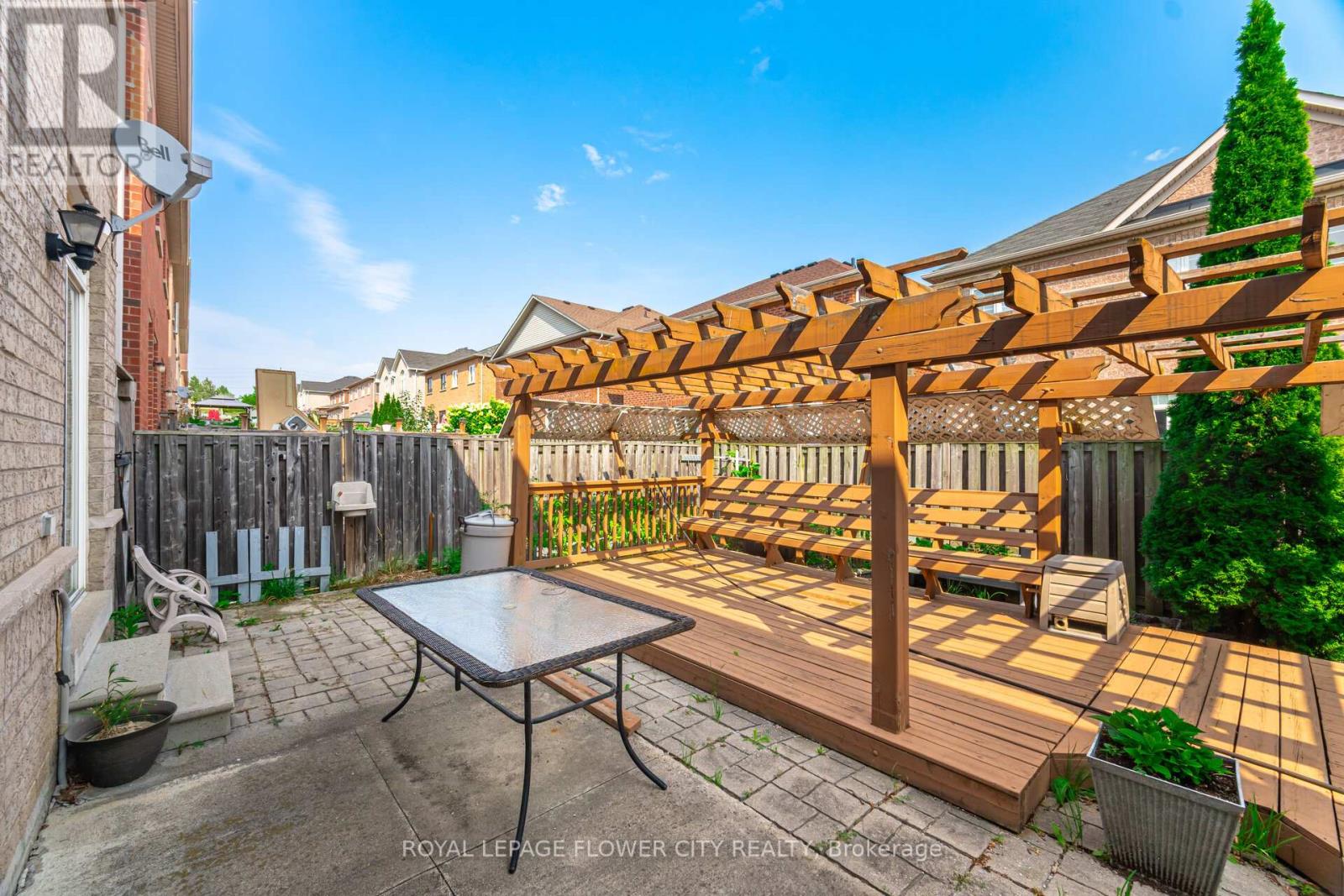 Photo 32 of 157 Seahorse Avenue N, Brampton ON