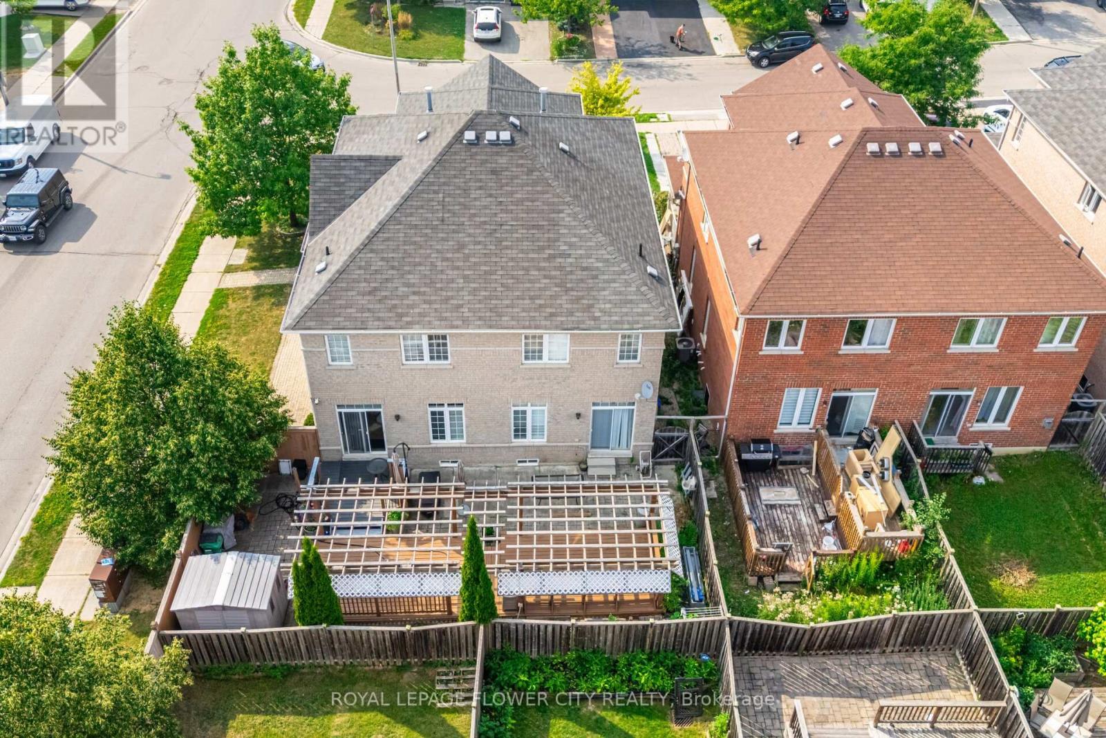 Photo 25 of 157 Seahorse Avenue N, Brampton ON