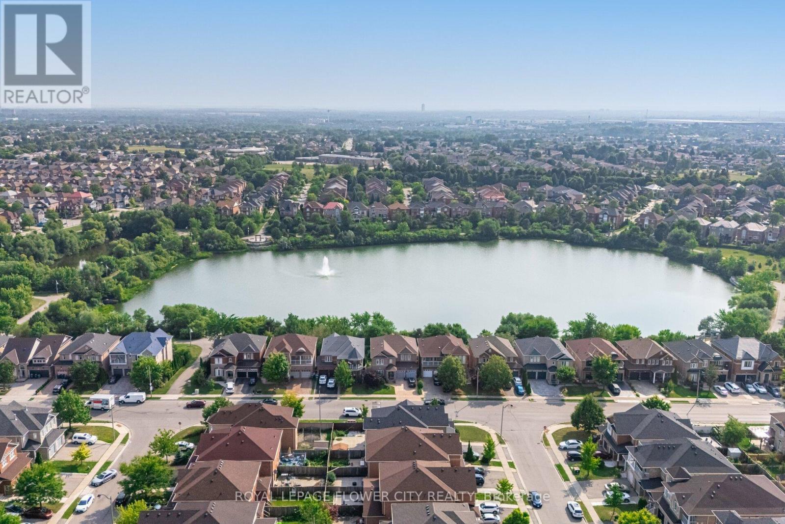 Photo 2 of 157 Seahorse Avenue N, Brampton ON
