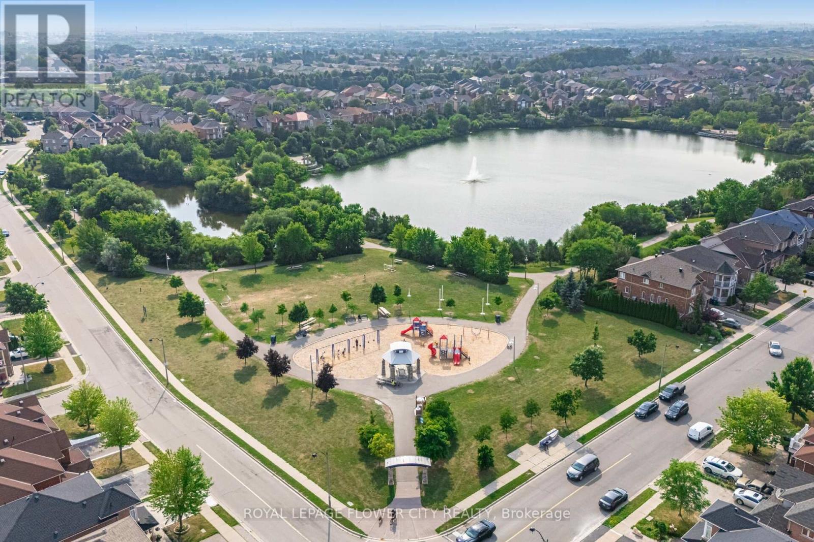 Photo 7 of 157 Seahorse Avenue N, Brampton ON