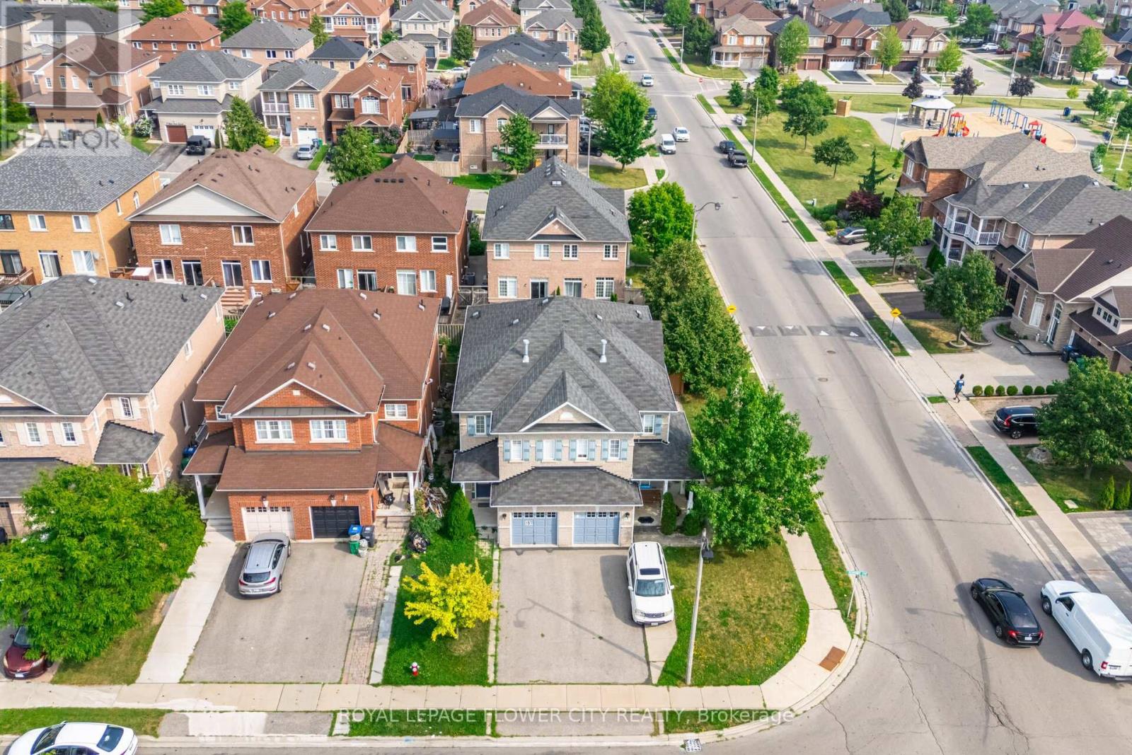 Photo 12 of 157 Seahorse Avenue N, Brampton ON