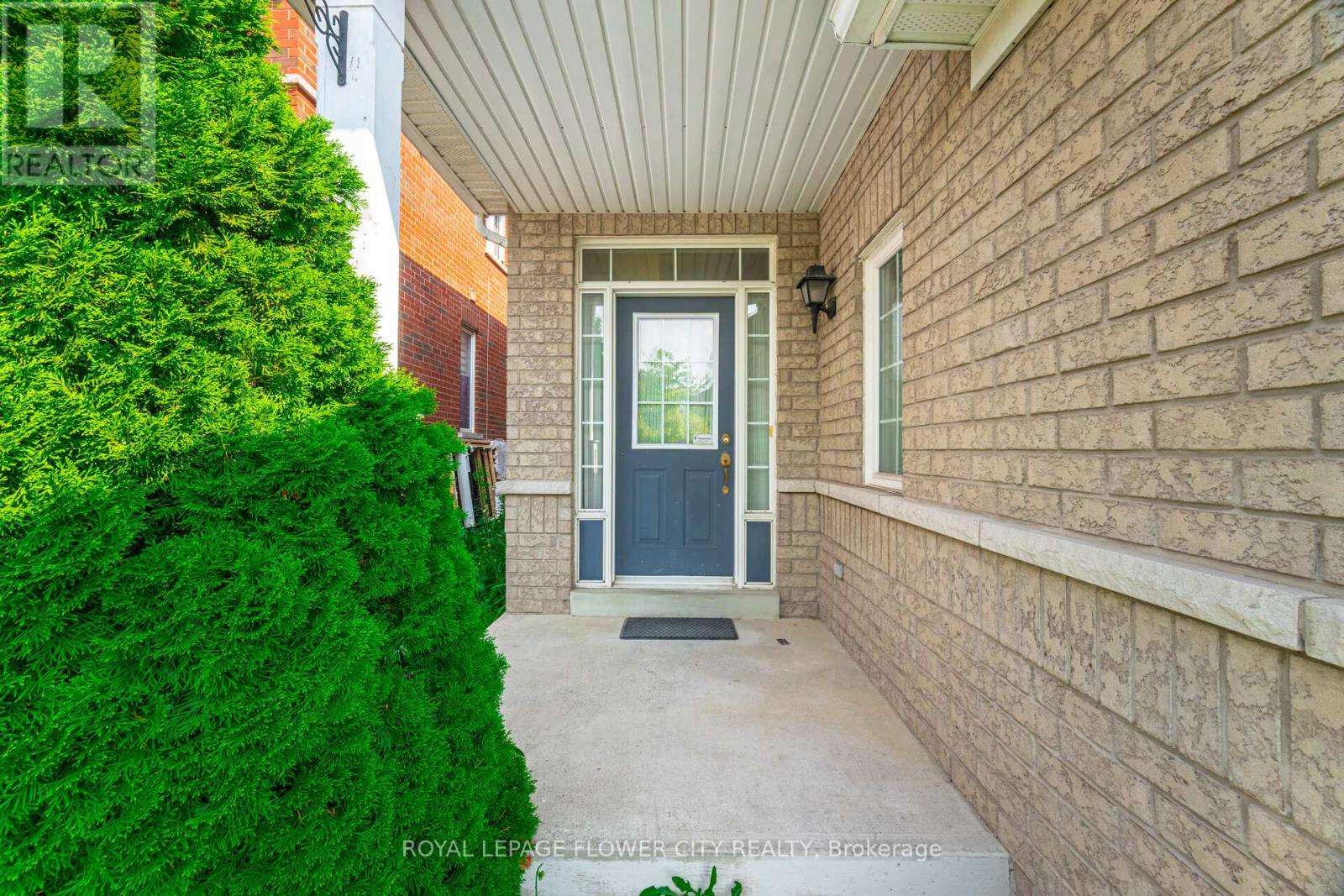 Photo 5 of 157 Seahorse Avenue N, Brampton ON