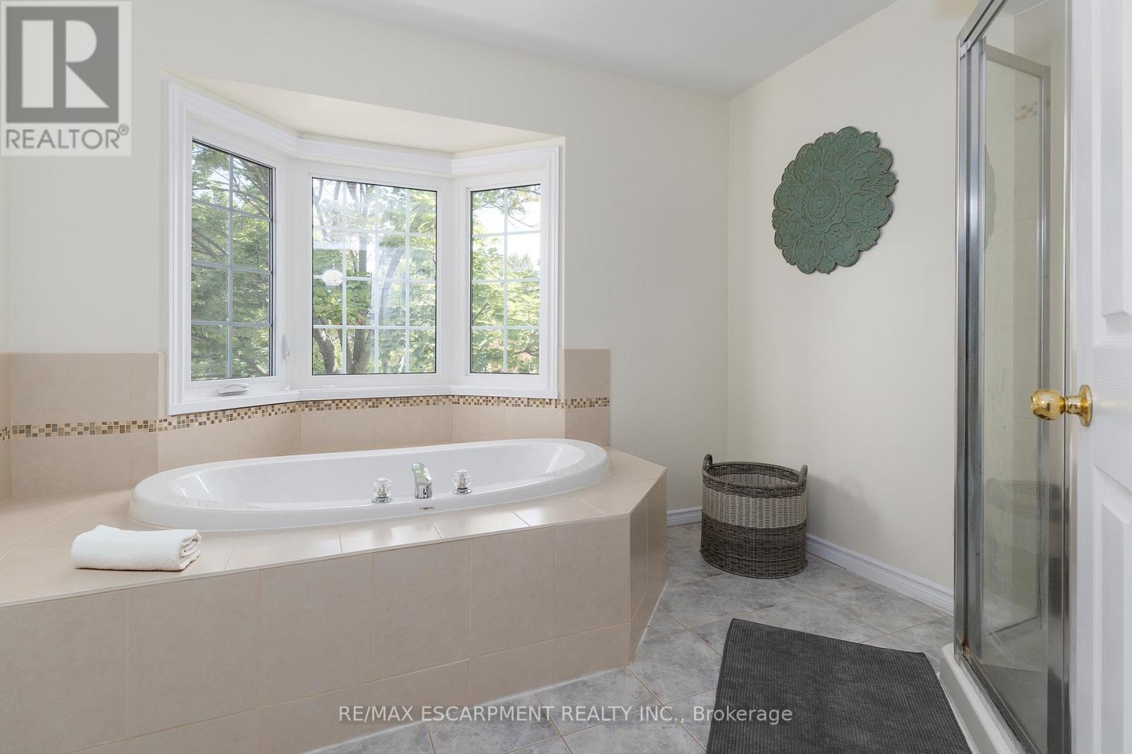 Photo 17 of 74 3333 New Street, Burlington ON