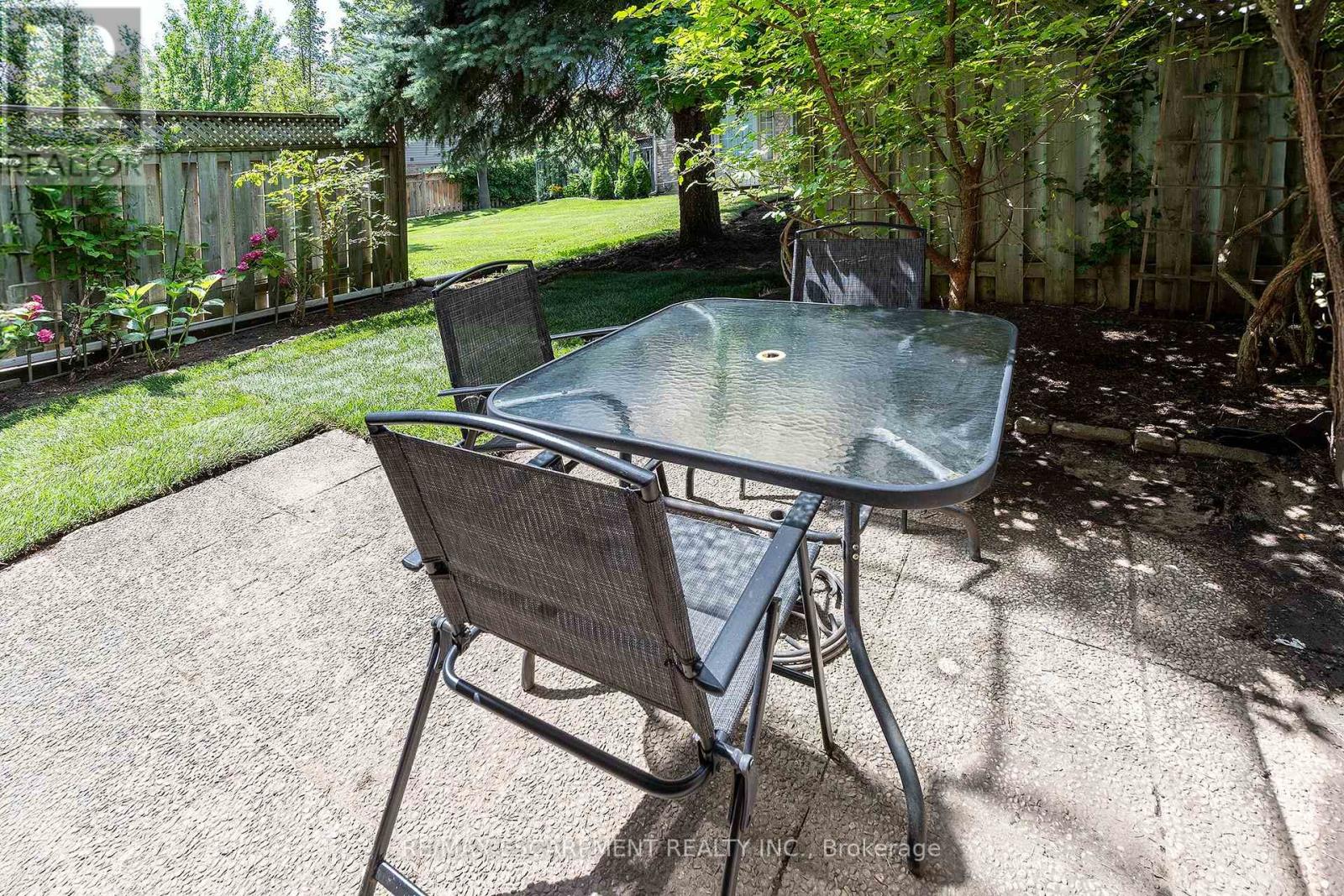 Photo 9 of 74 3333 New Street, Burlington ON