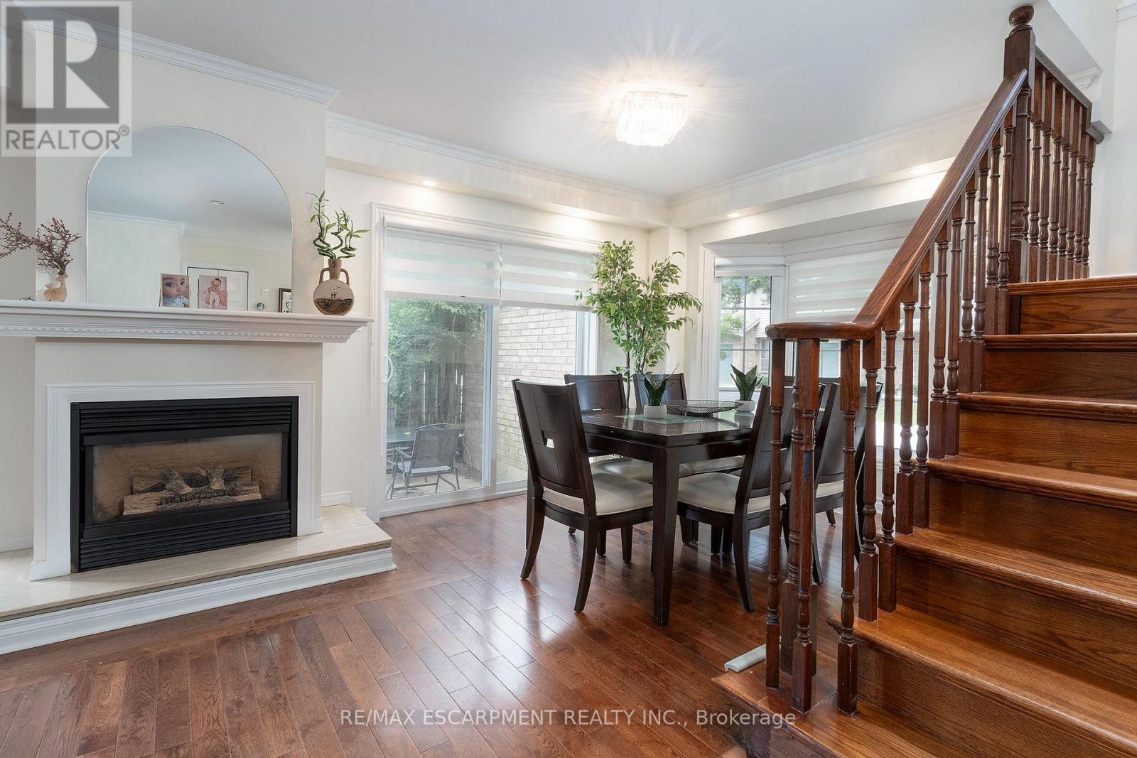 Photo 13 of 74 3333 New Street, Burlington ON
