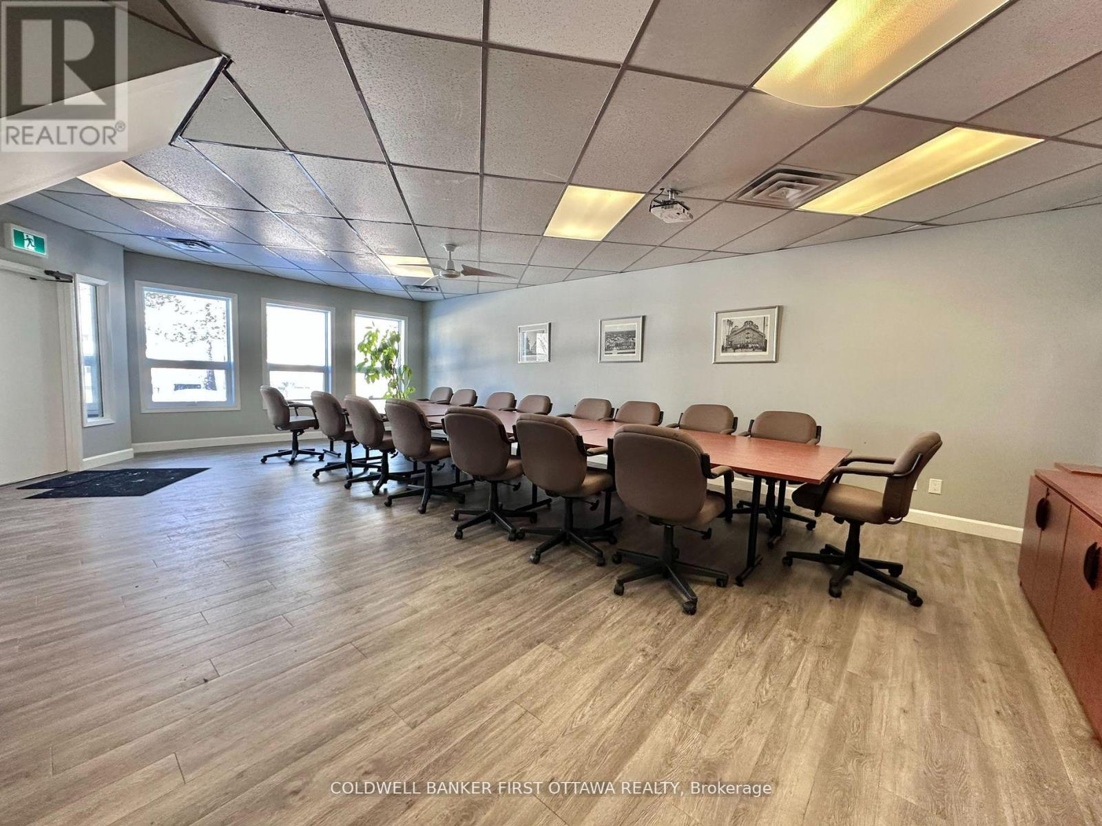 Photo 9 of B 2 2285 St Laurent Boulevard, Ottawa ON