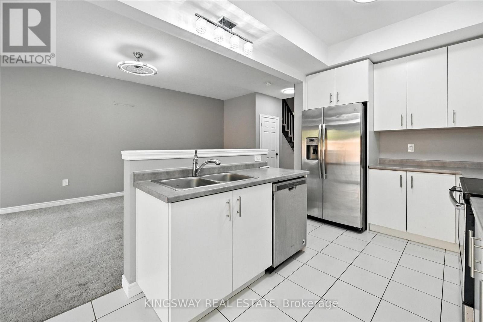 Photo 7 of 17 Dennis Drive, West Lincoln ON