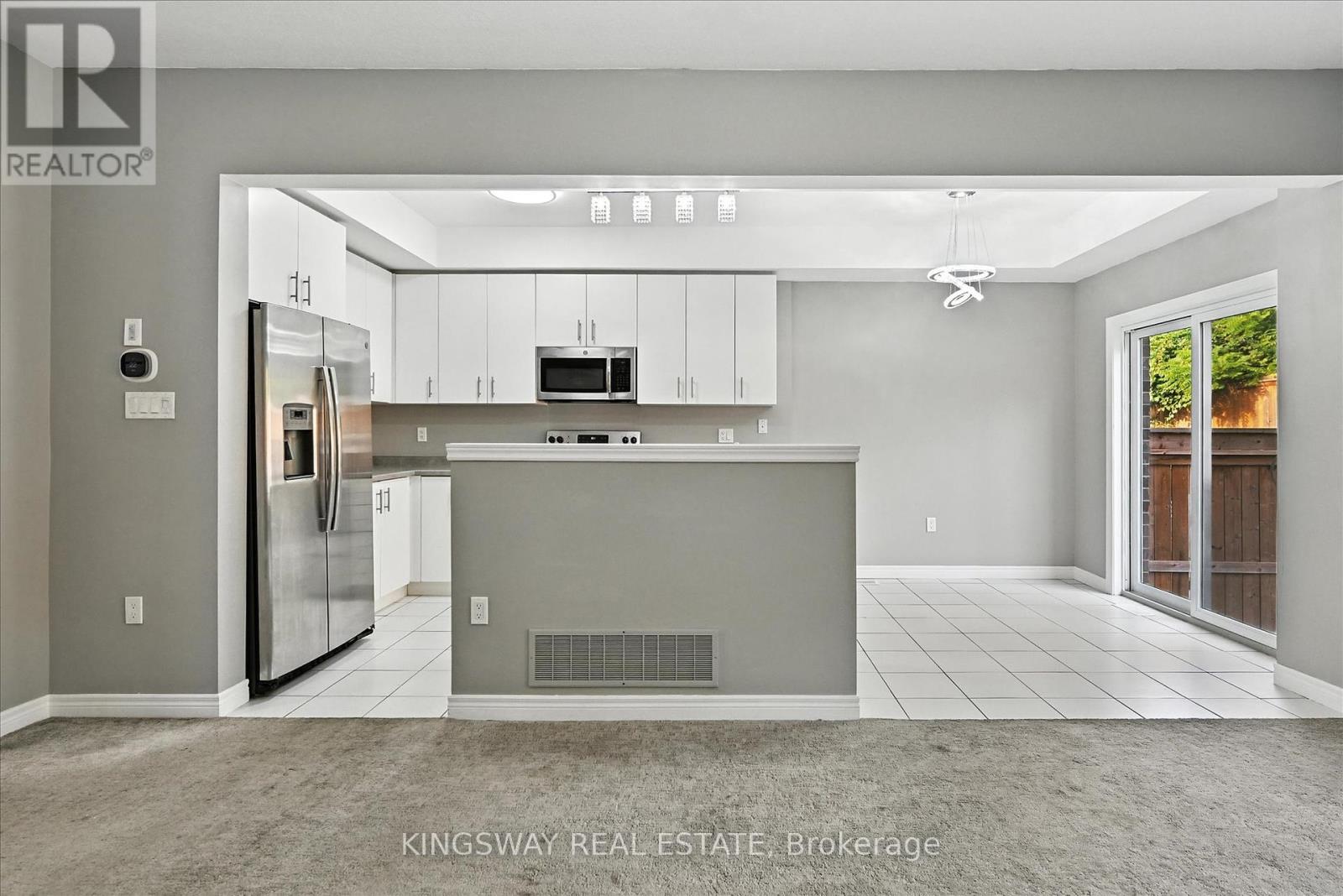 Photo 35 of 17 Dennis Drive, West Lincoln ON