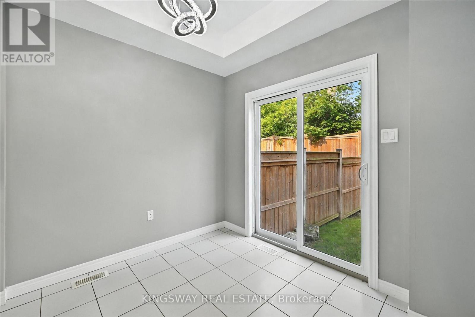 Photo 39 of 17 Dennis Drive, West Lincoln ON