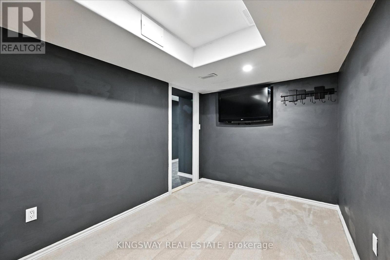 Photo 21 of 17 Dennis Drive, West Lincoln ON