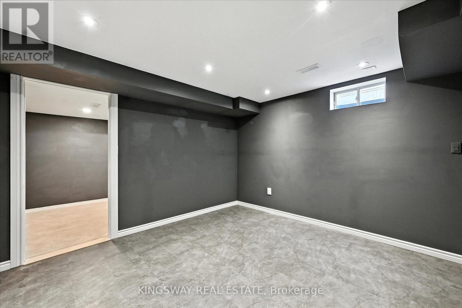 Photo 26 of 17 Dennis Drive, West Lincoln ON
