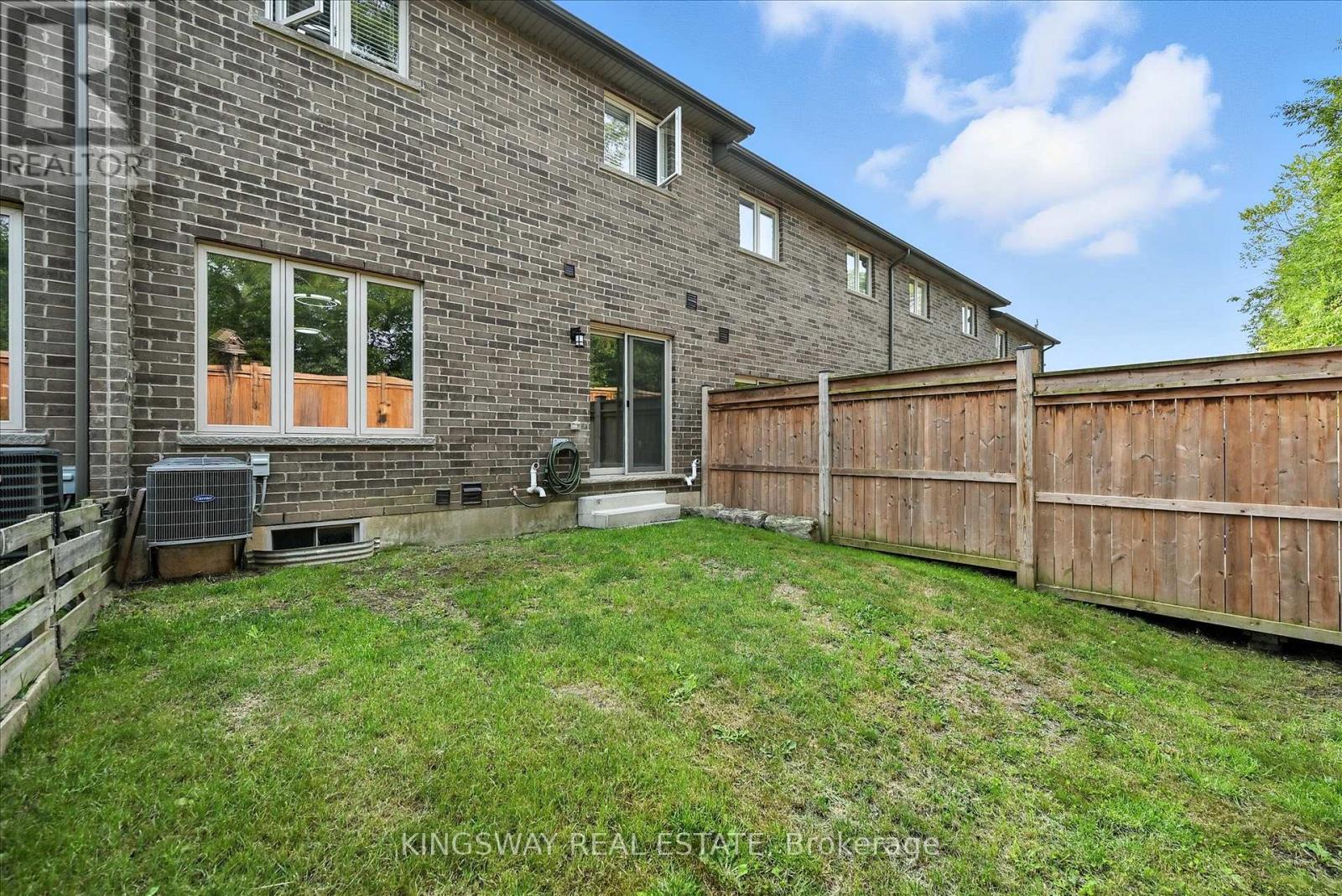 Photo 28 of 17 Dennis Drive, West Lincoln ON