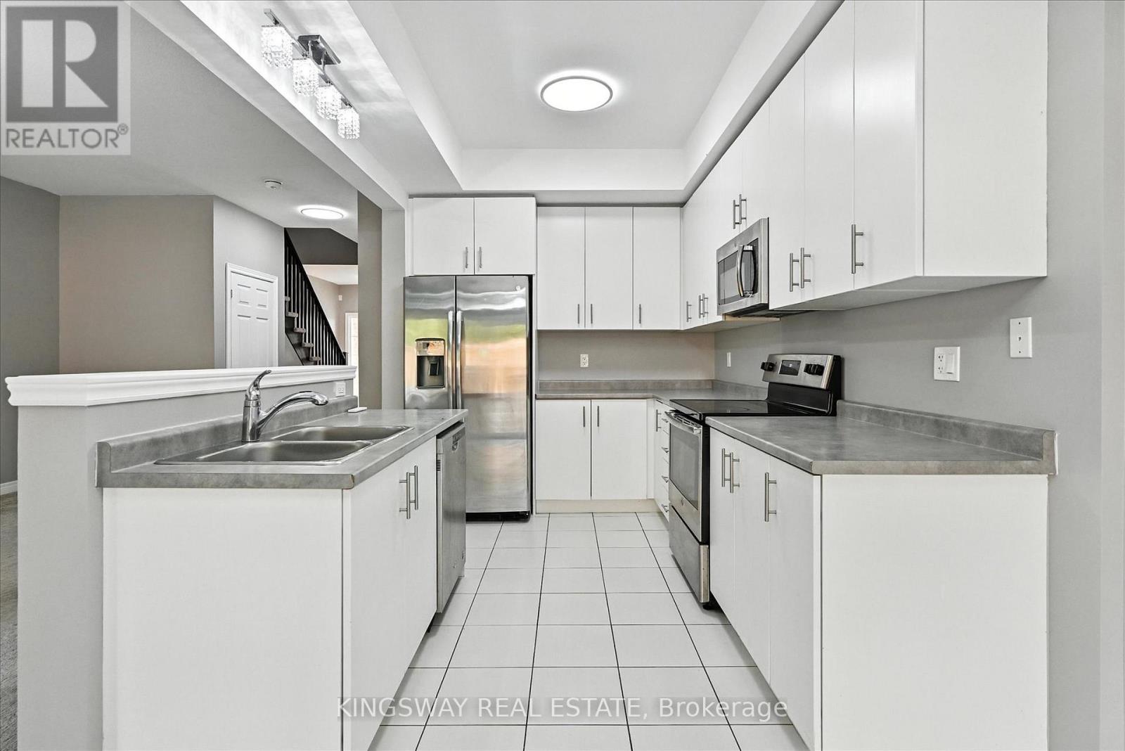 Photo 32 of 17 Dennis Drive, West Lincoln ON