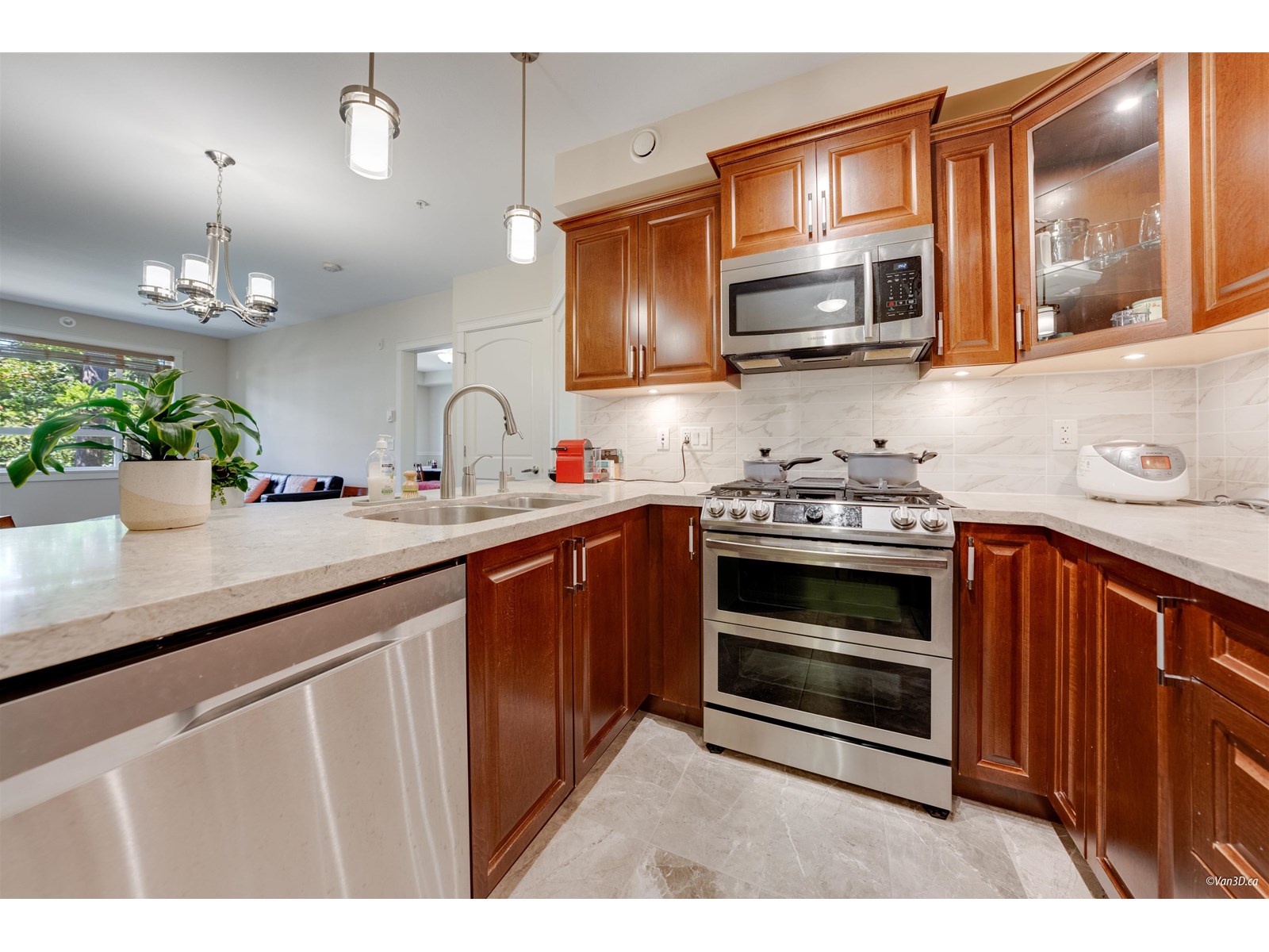 Photo 2 of 407 3535 146 A Street, Surrey BC
