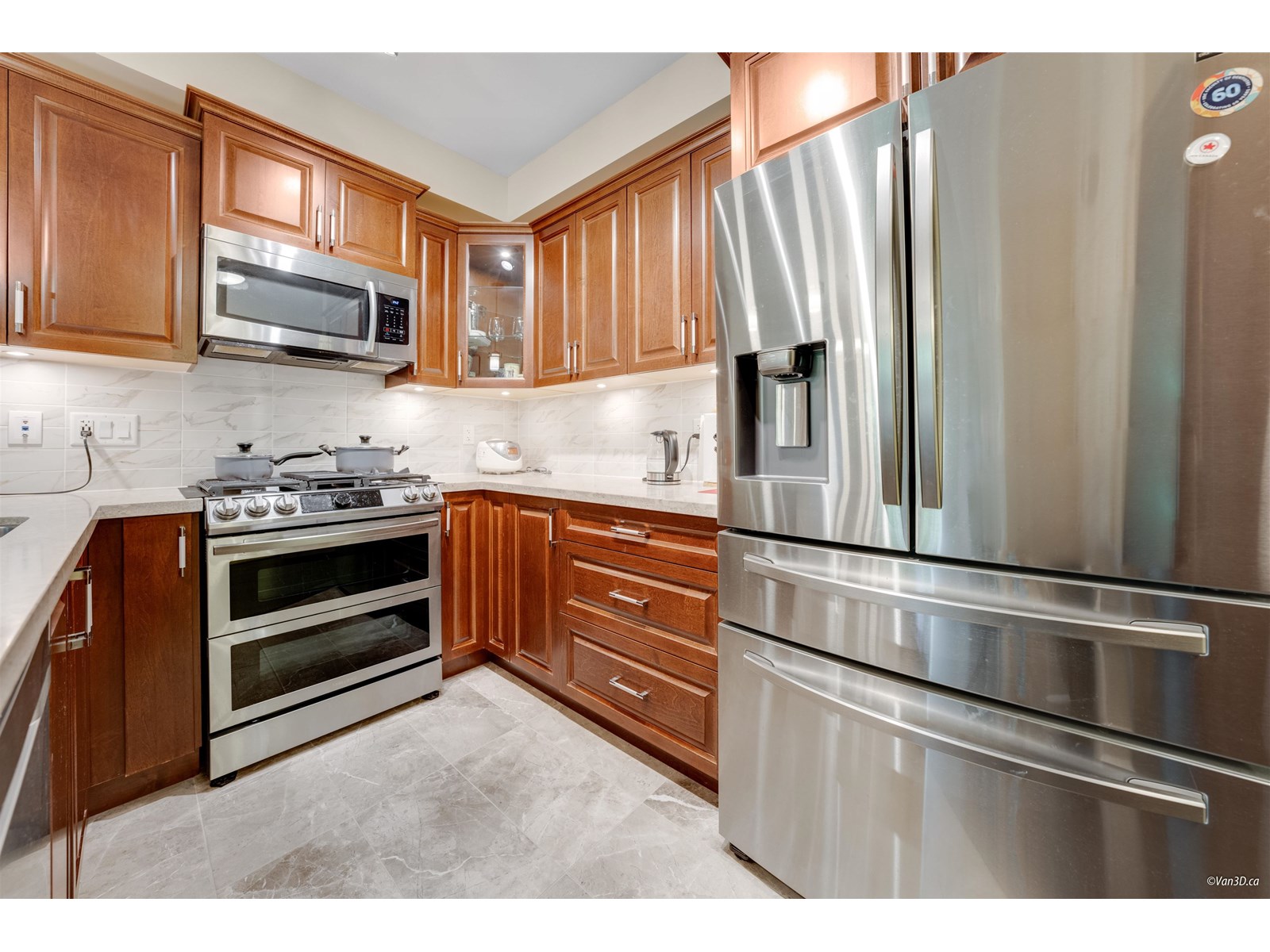 Photo 4 of 407 3535 146 A Street, Surrey BC