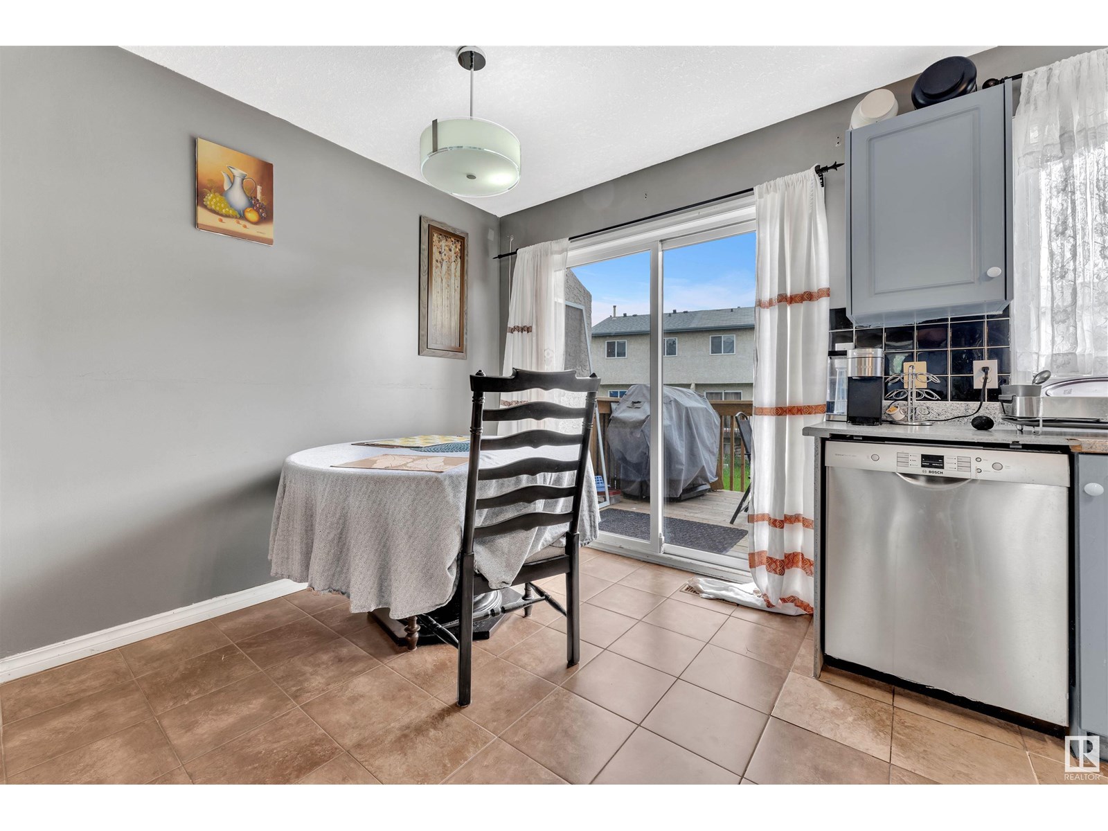 Photo 14 of 4680 126 Av Nw, Edmonton AB