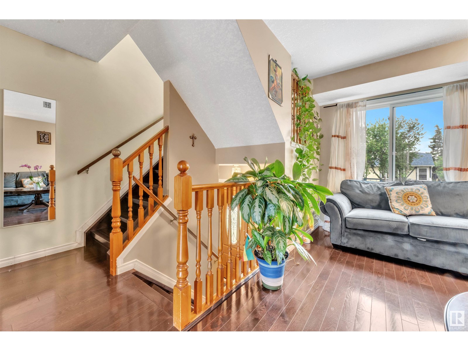 Photo 7 of 4680 126 Av Nw, Edmonton AB