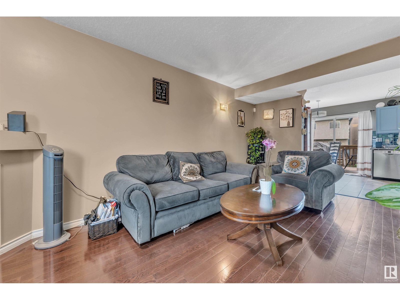 Photo 9 of 4680 126 Av Nw, Edmonton AB