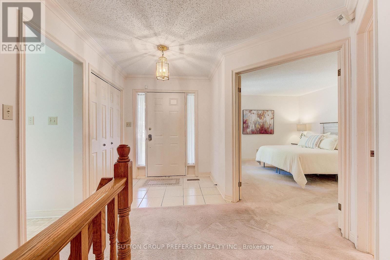 Photo 12 of 19 93 Pine Valley Gate, London South ON
