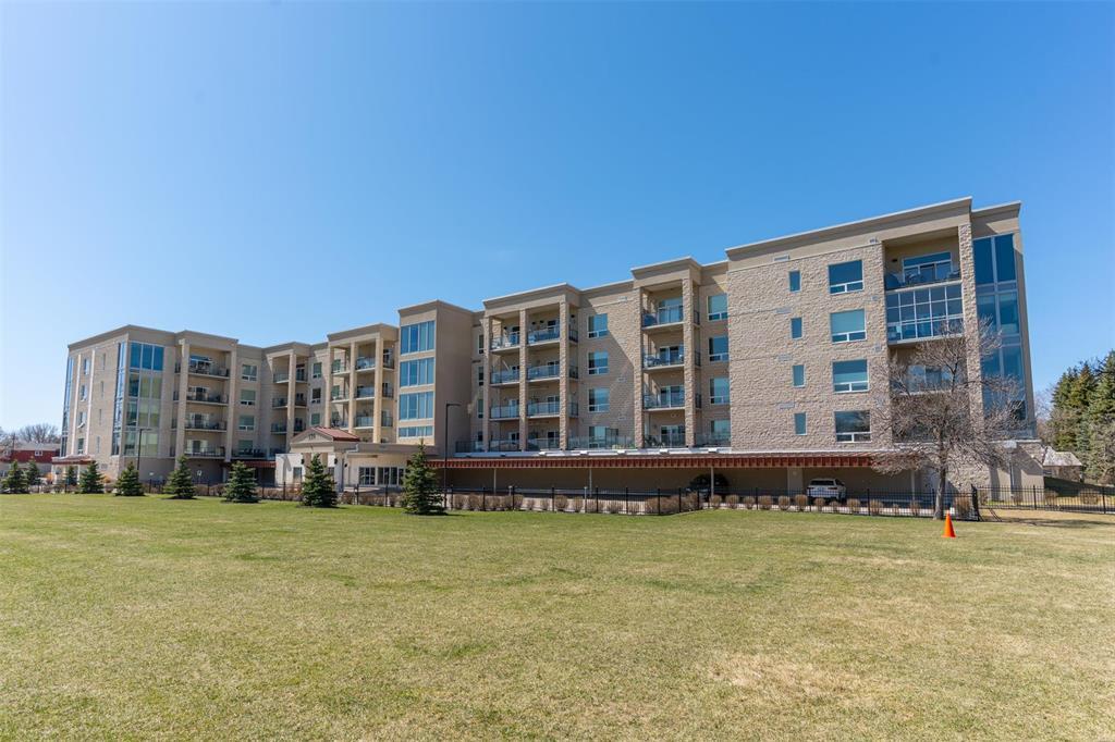 Photo 3 of 415 139 Tuxedo Avenue, Winnipeg MB
