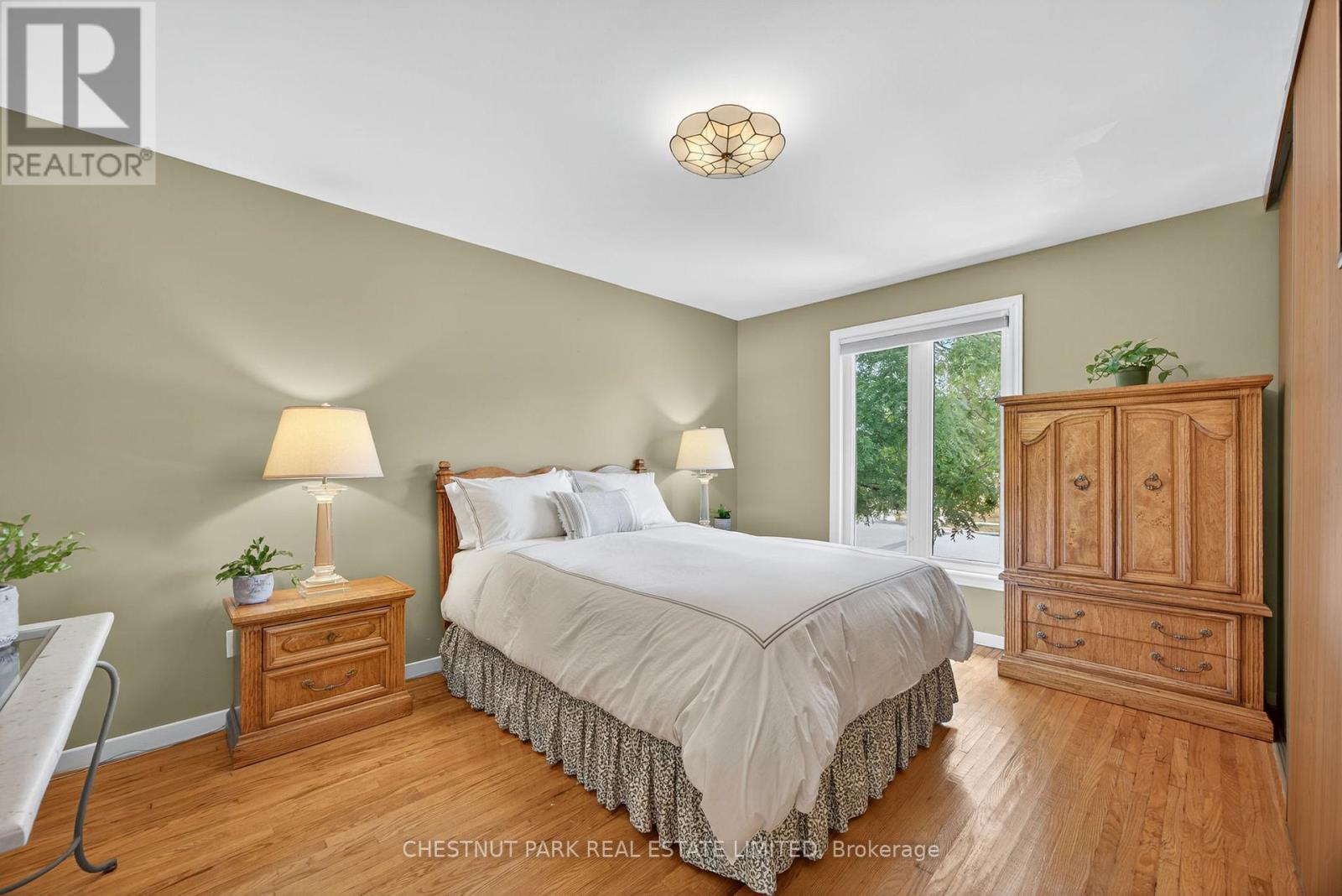 Photo 19 of 311 Pine Drive, Barrie ON