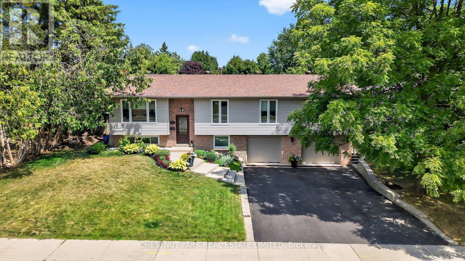 Photo 2 of 311 Pine Drive, Barrie ON