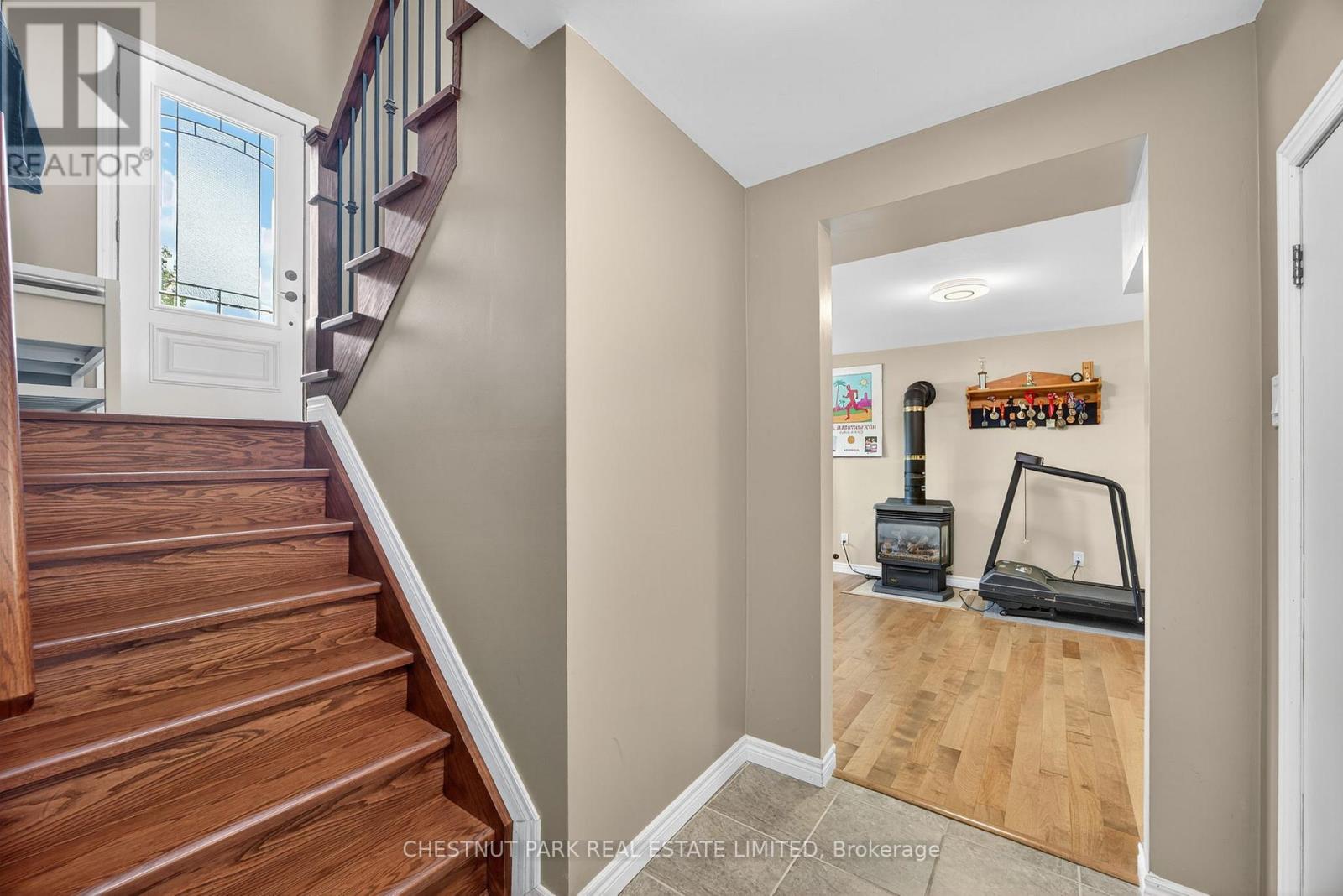 Photo 24 of 311 Pine Drive, Barrie ON