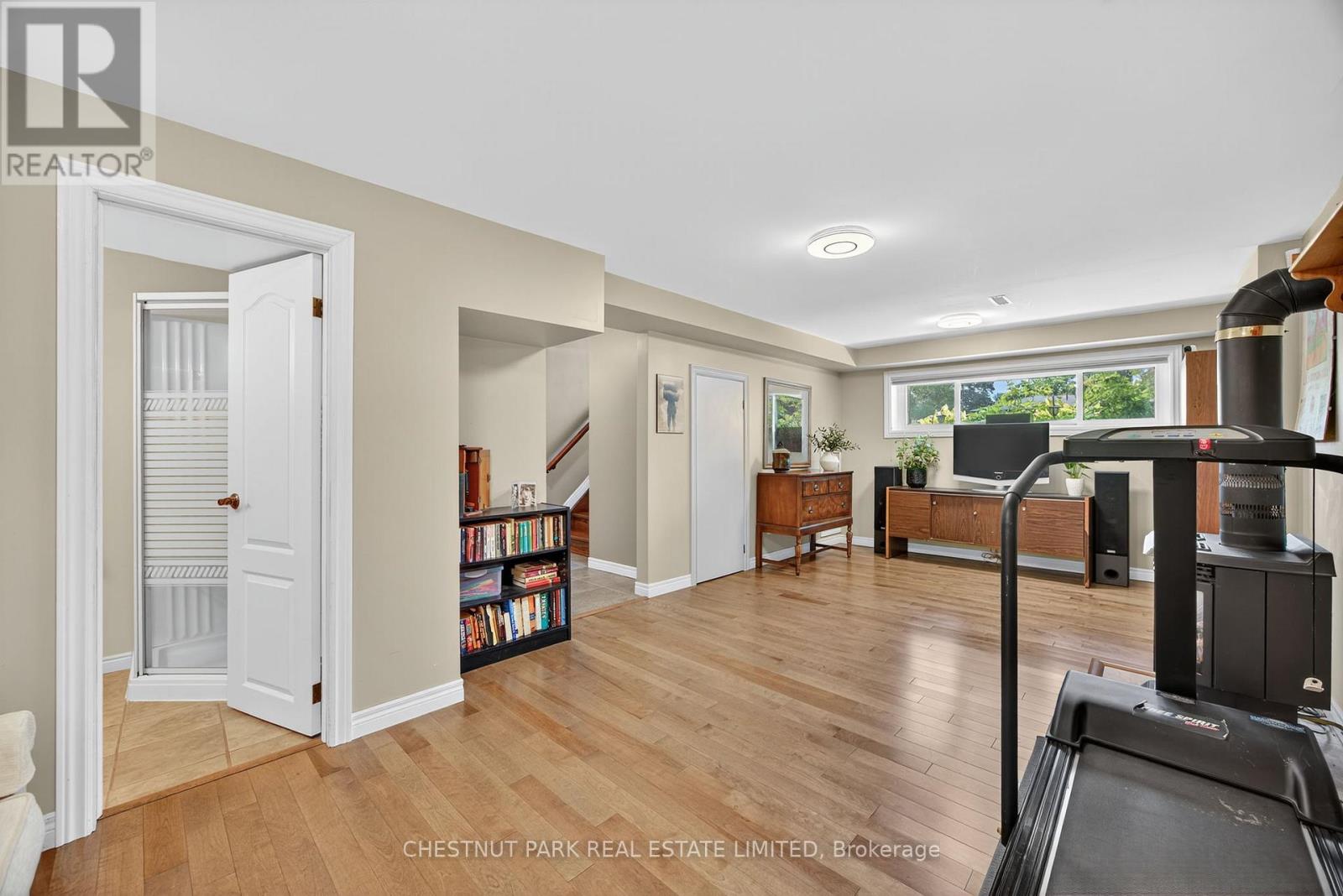Photo 27 of 311 Pine Drive, Barrie ON