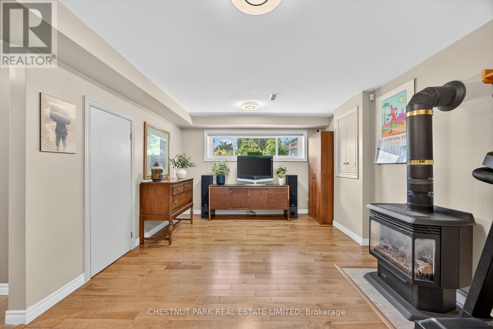 Photo 28 of 311 Pine Drive, Barrie ON