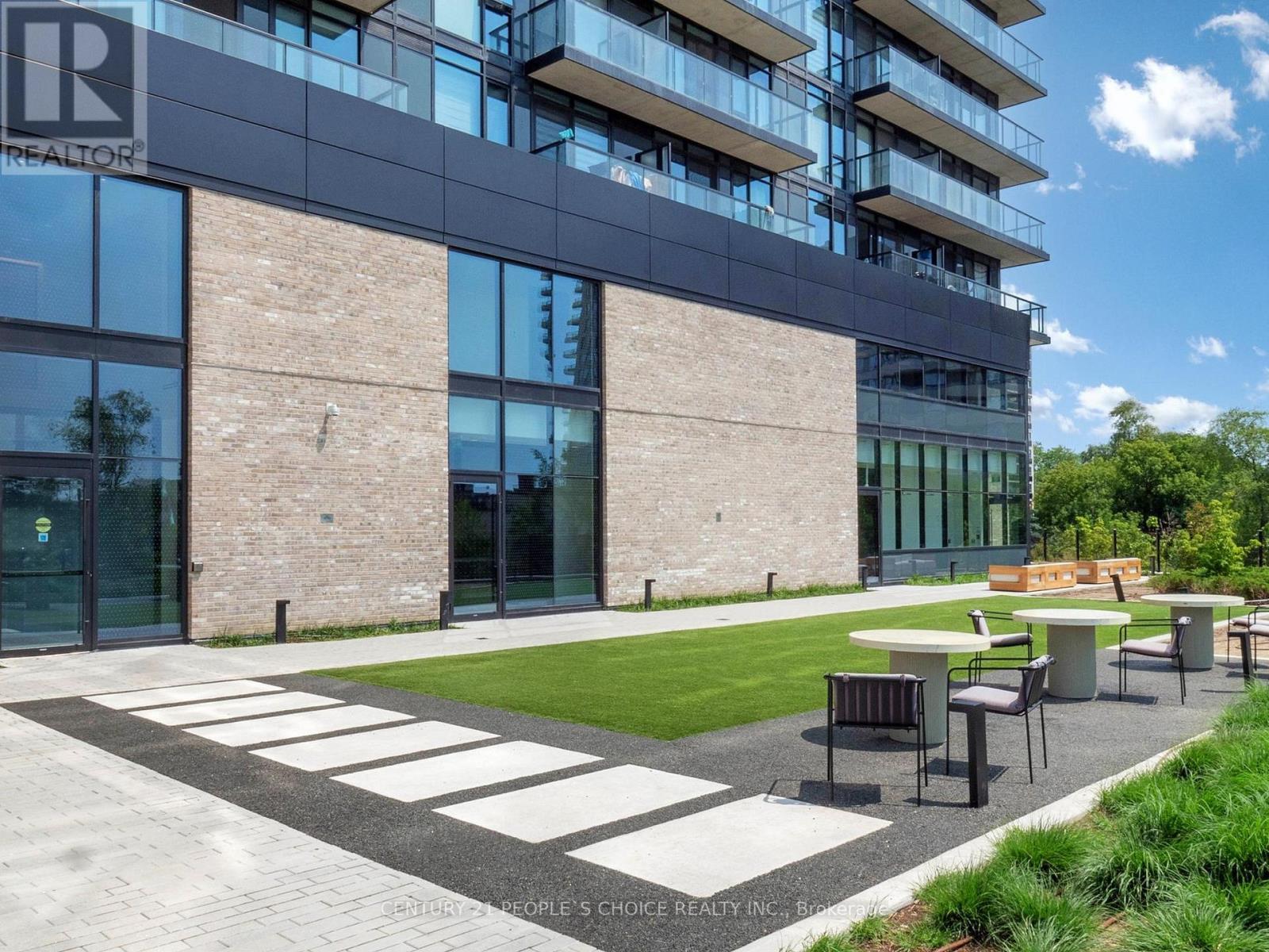 Photo 2 of 1103 86 Dundas Street E, Mississauga ON