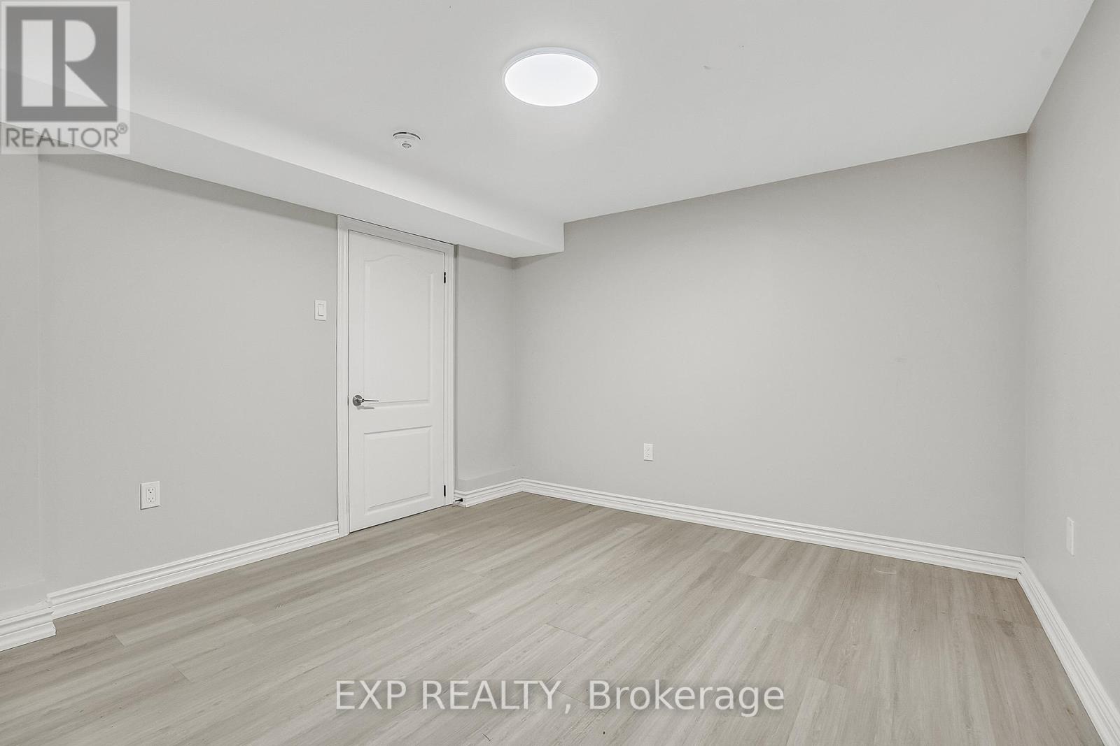Photo 11 of Rm 4 3 Bankfield Drive, Toronto ON