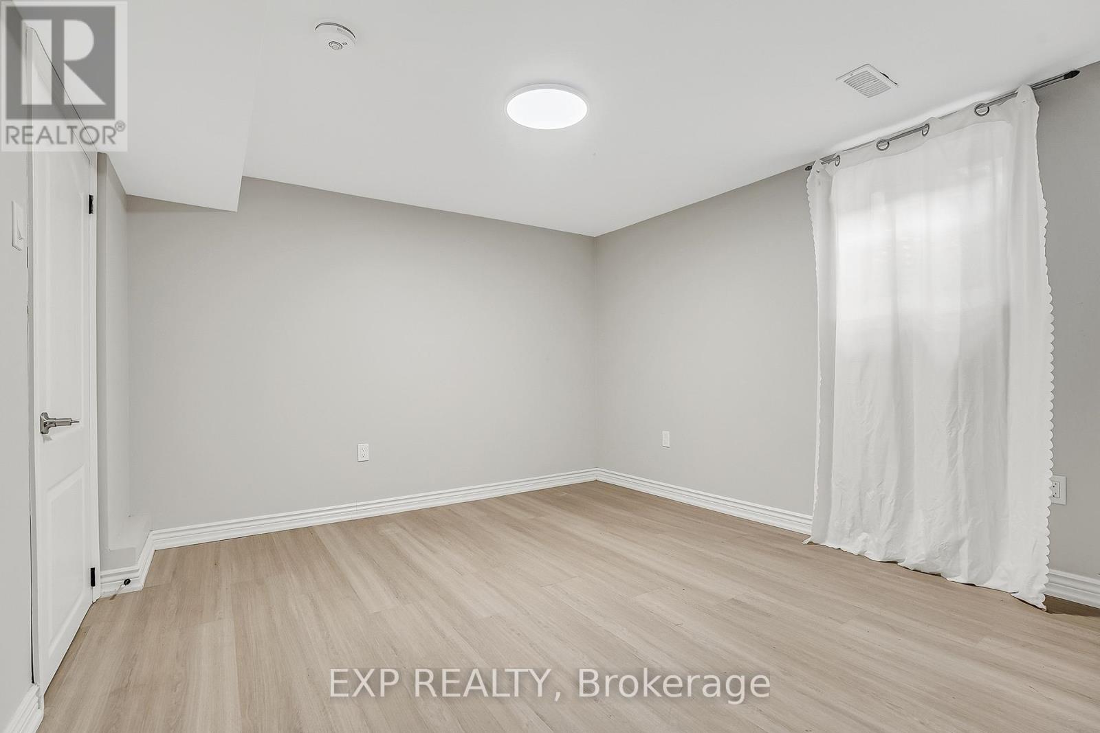 Photo 12 of Rm 4 3 Bankfield Drive, Toronto ON