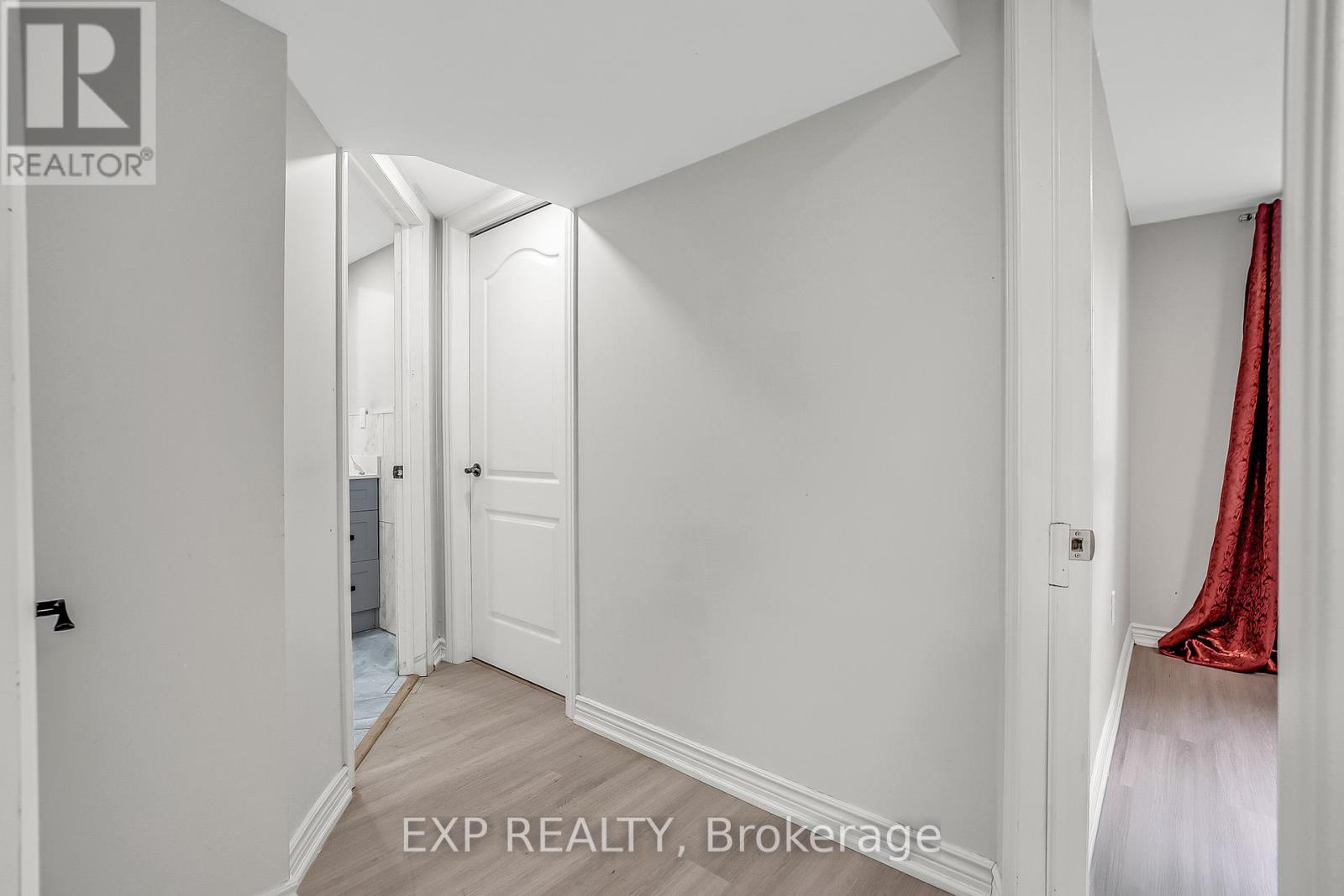 Photo 8 of Rm 4 3 Bankfield Drive, Toronto ON